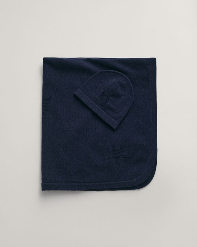 Gåvoset med babyfilt och mössa