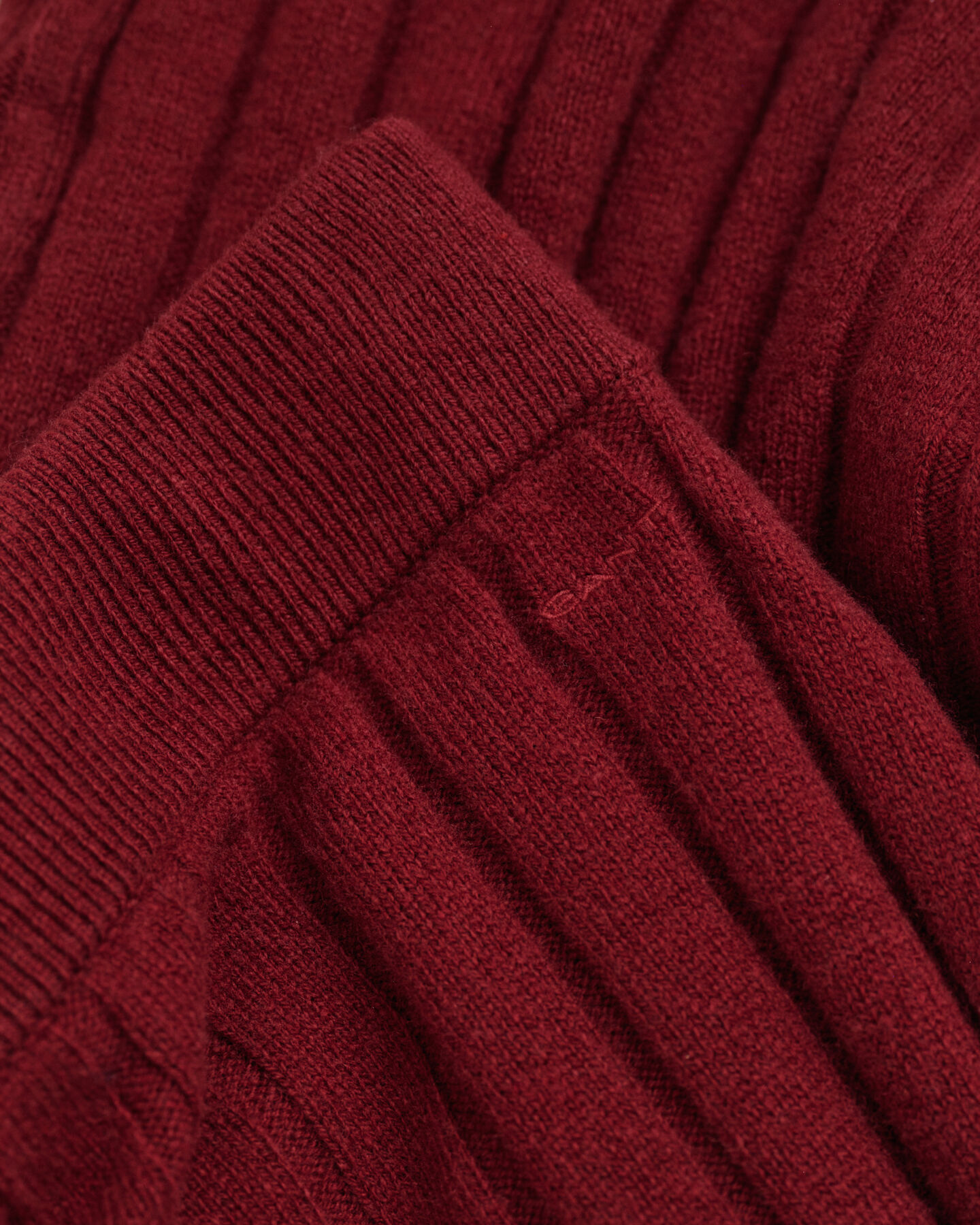 Bredribbad kjol i ull