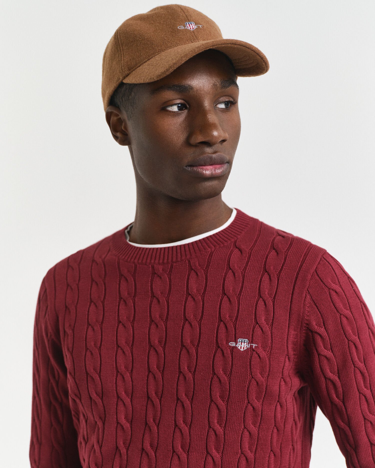 Kabelstickad bomullströja med rund hals