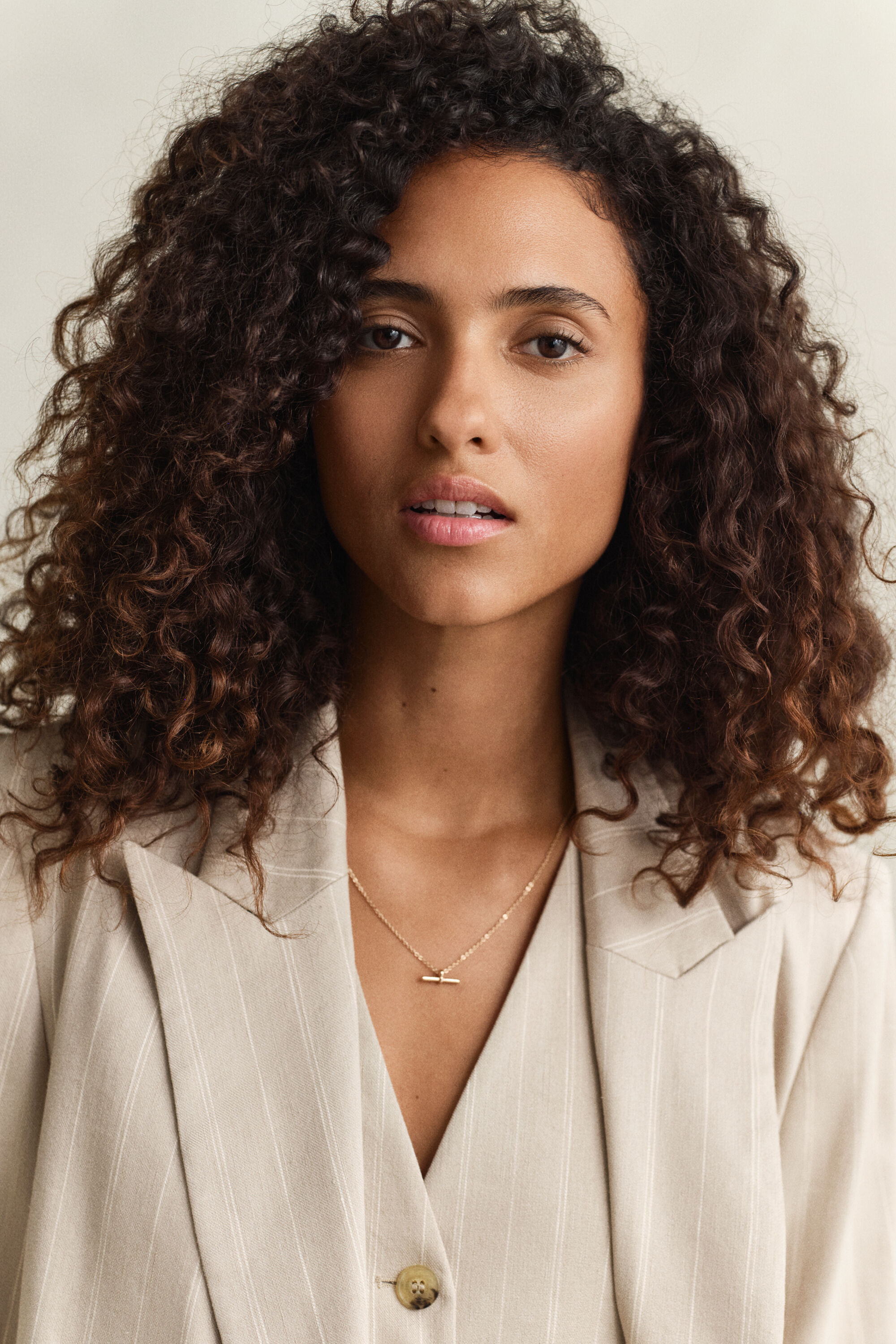 Kritstrecksrandig kavaj i linneblandning