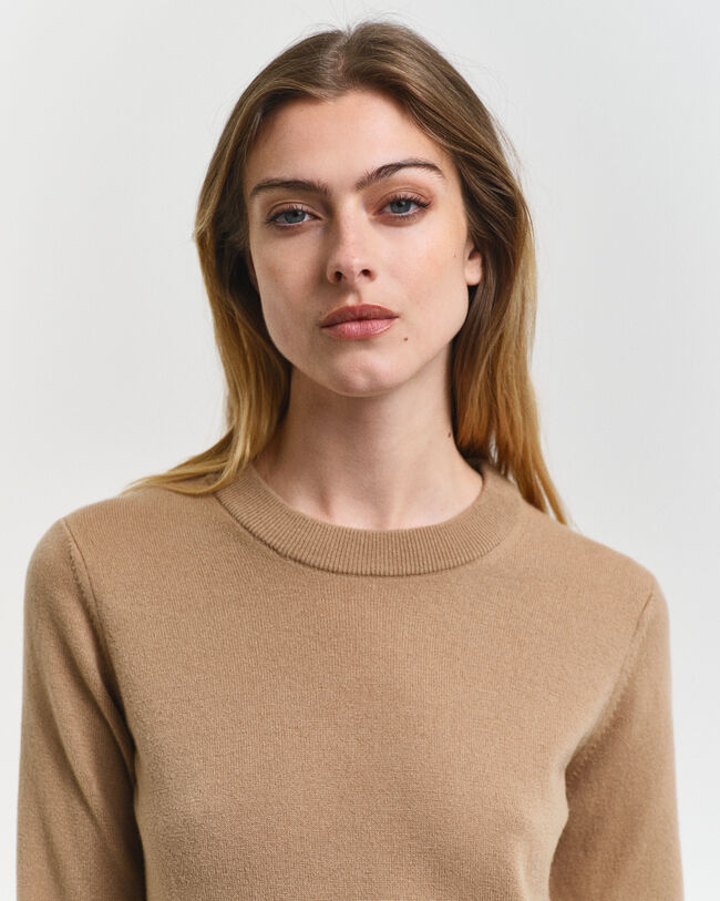 Kl&auml;nning i superfin lammull