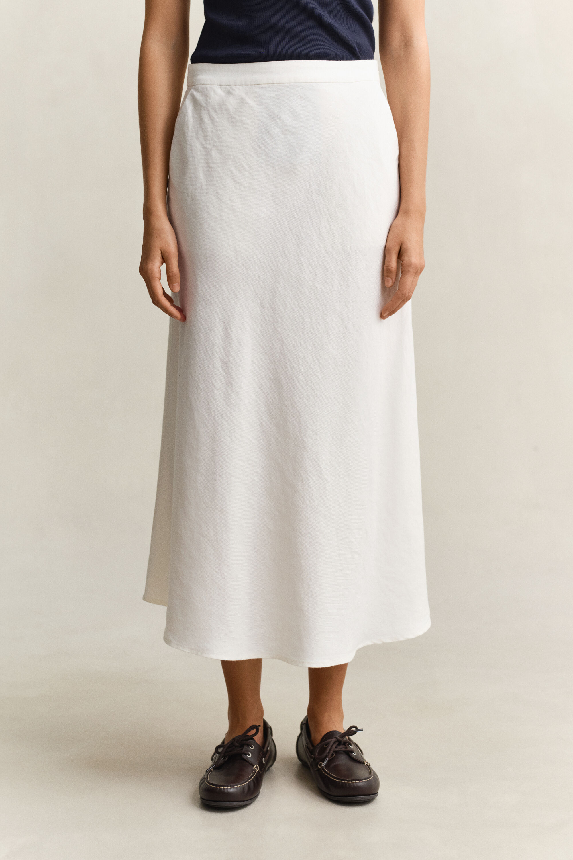 Utsvängd kjol i linneblandning