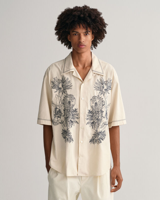 Oversized broderad skjorta med kort ärm