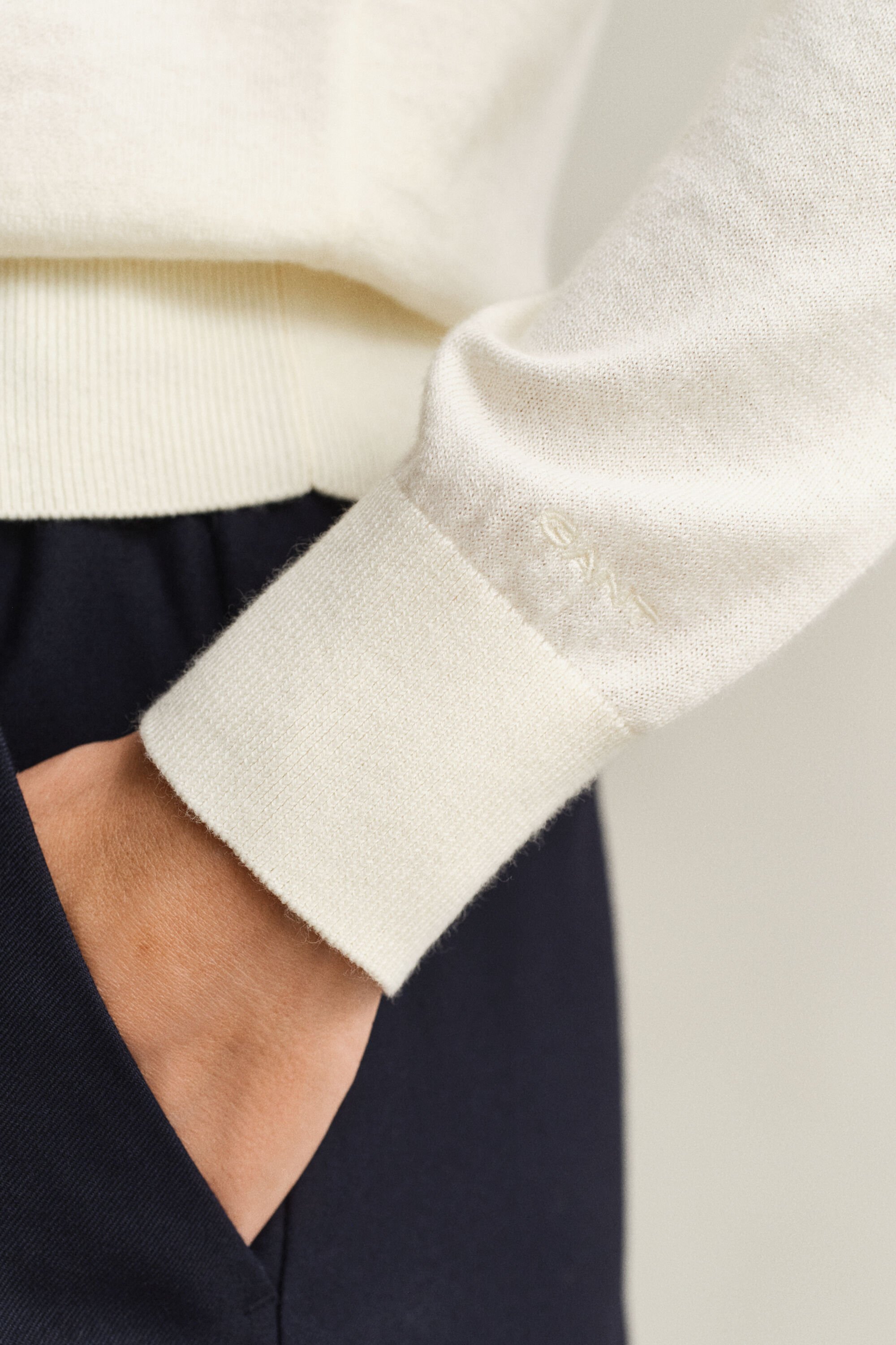 Tunn rundhalsad kofta