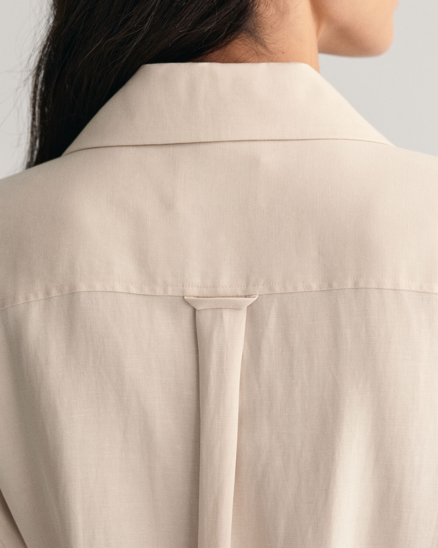 Kort&auml;rmad skjortkl&auml;nning med fickor