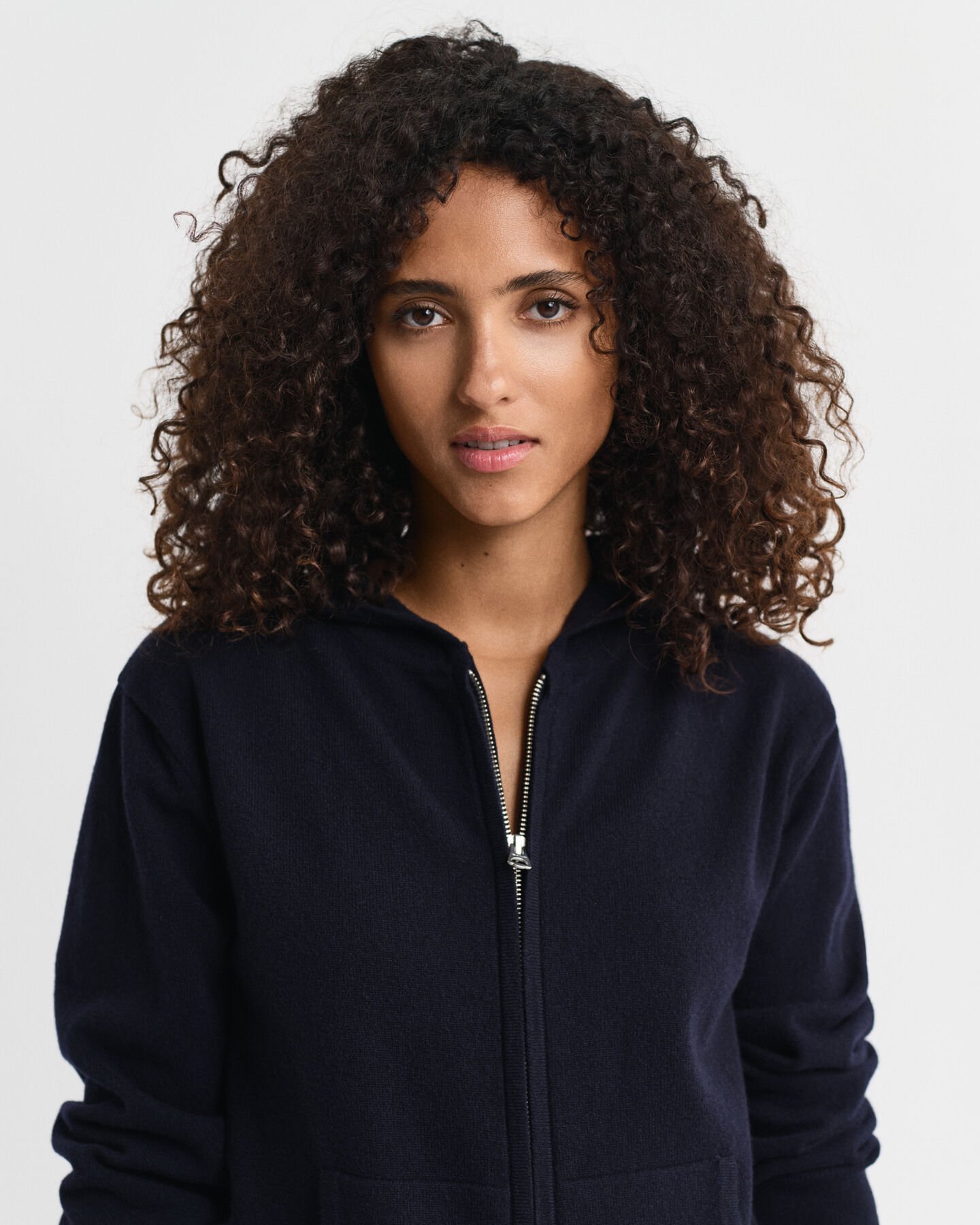 Hoodie i superfin lammull med dragkedja