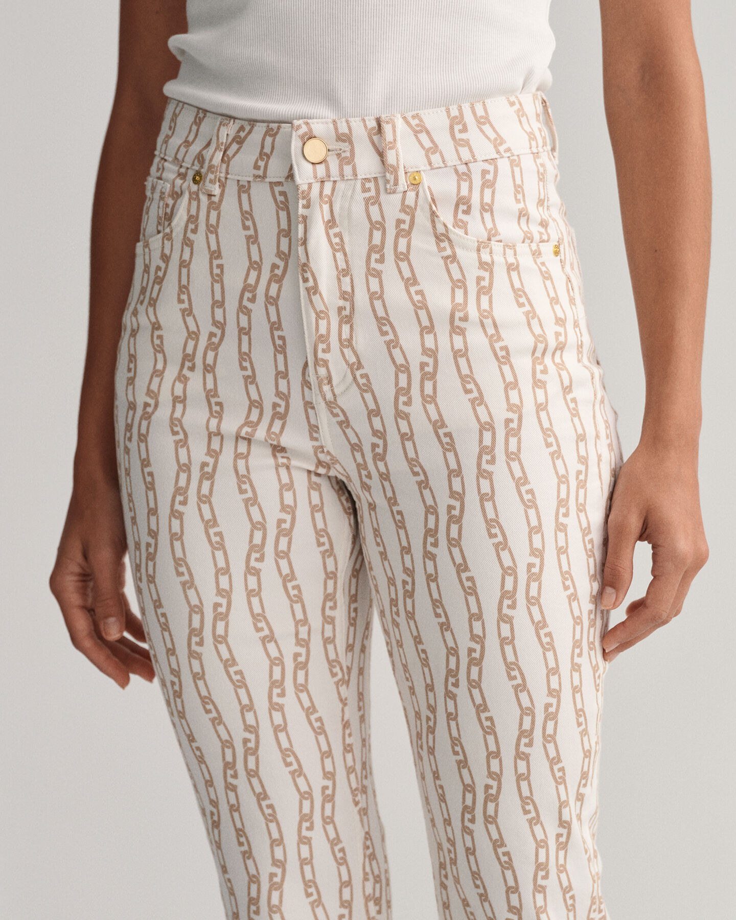 Cropped Chain Print jeans