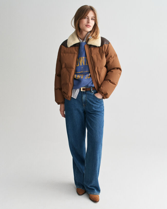 Vadderad jacka med fuskpälskrage