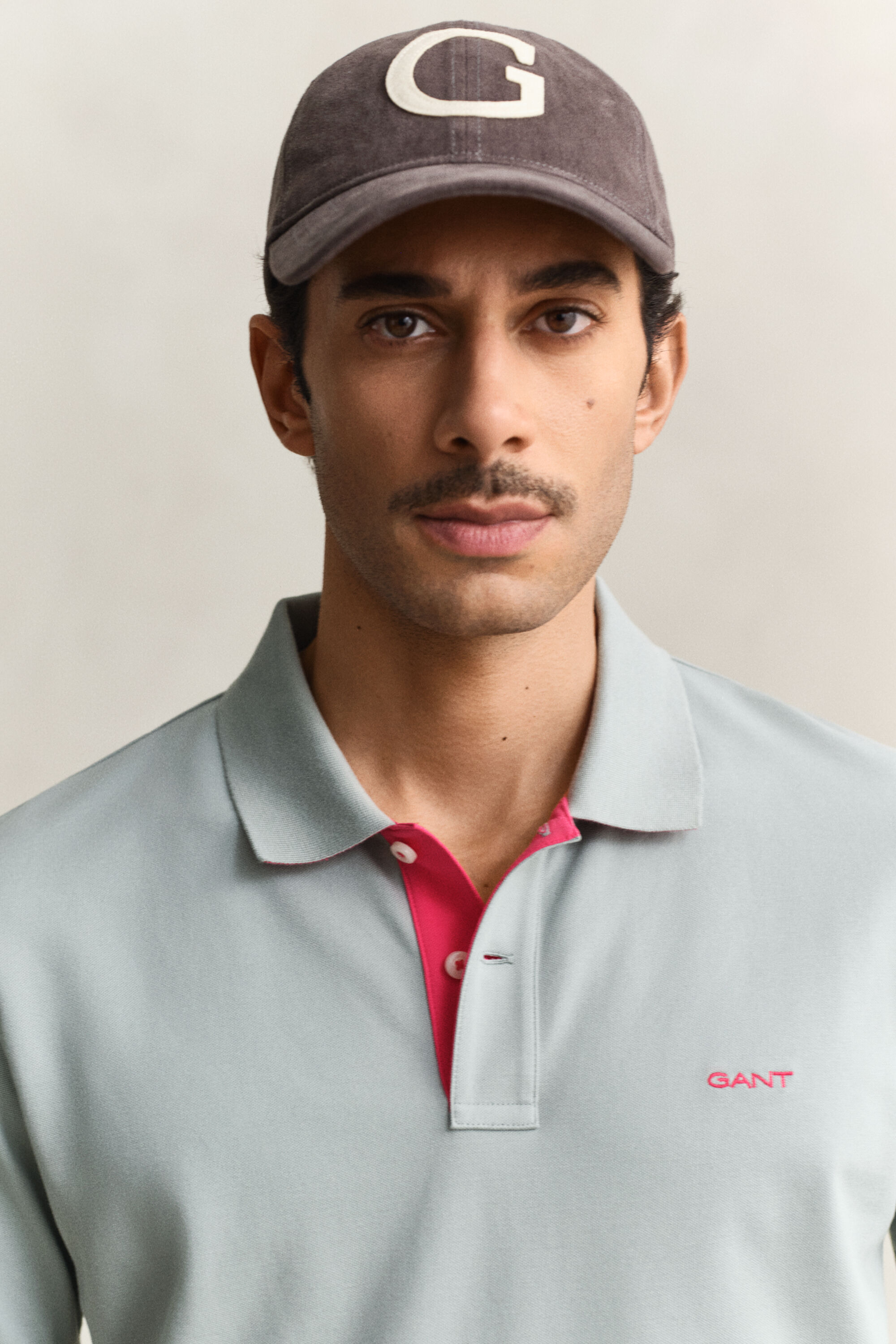 Kontrastfärgad pikétröja