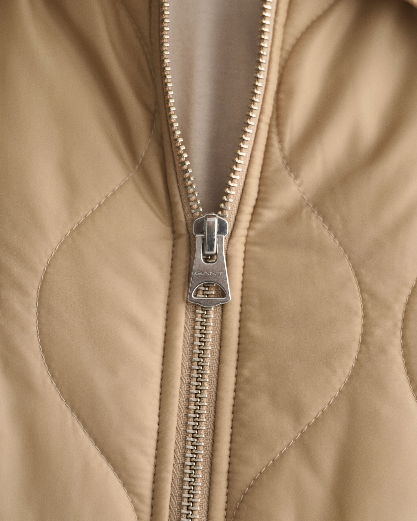 Quiltad jacka med krage