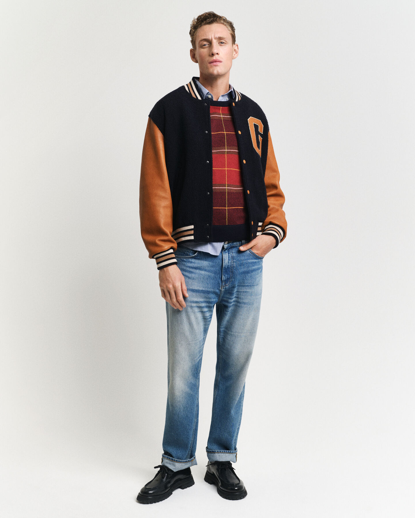 Rutig tr&ouml;ja med rund halsringning