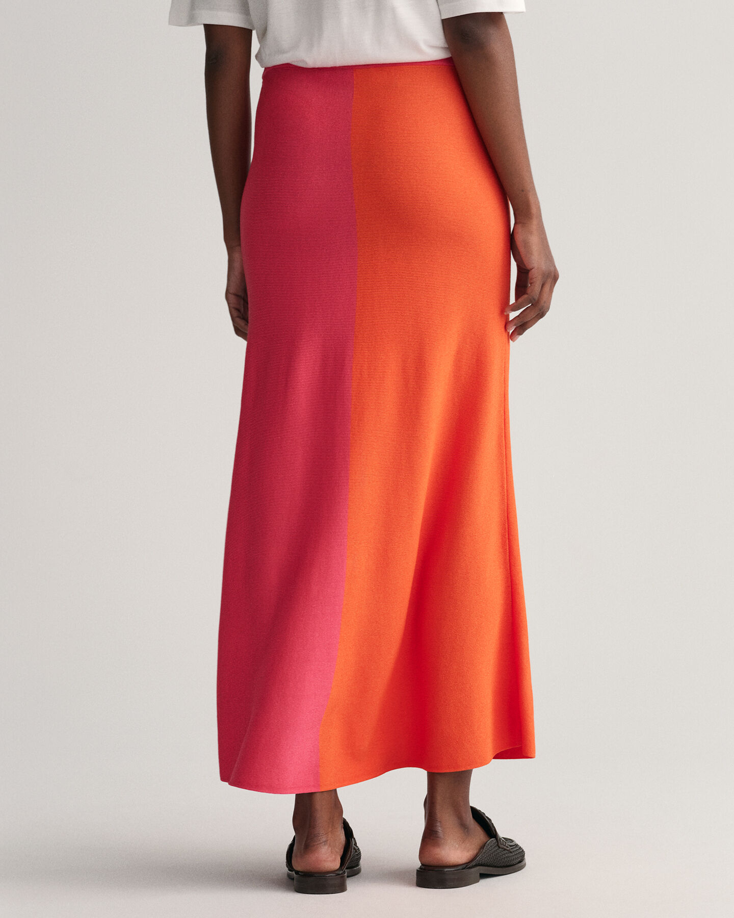 Stickad kjol med f&auml;rgblock