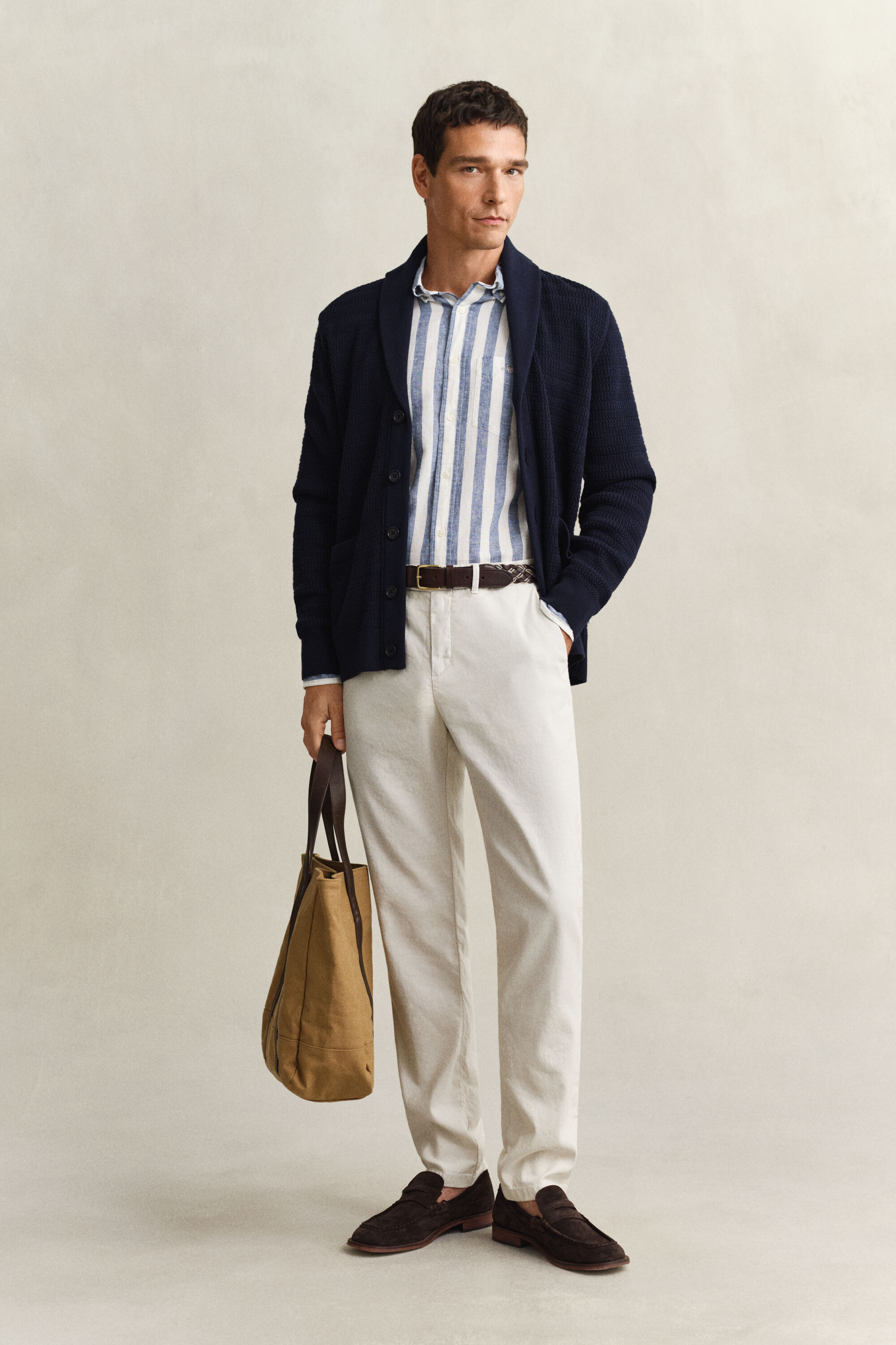 Kabelstickad kofta med sjalkrage