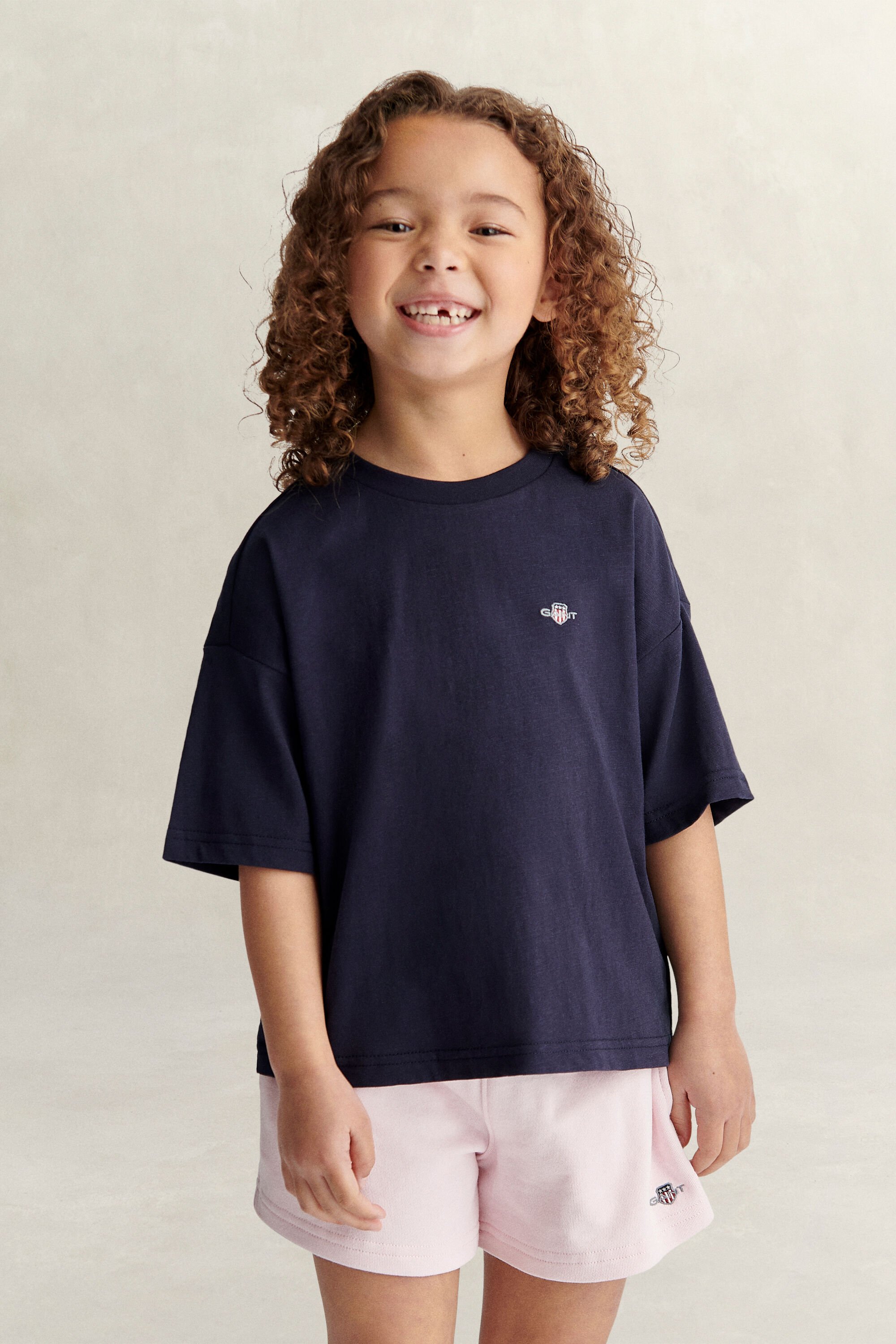 Girls T-shirt med sköldemblem