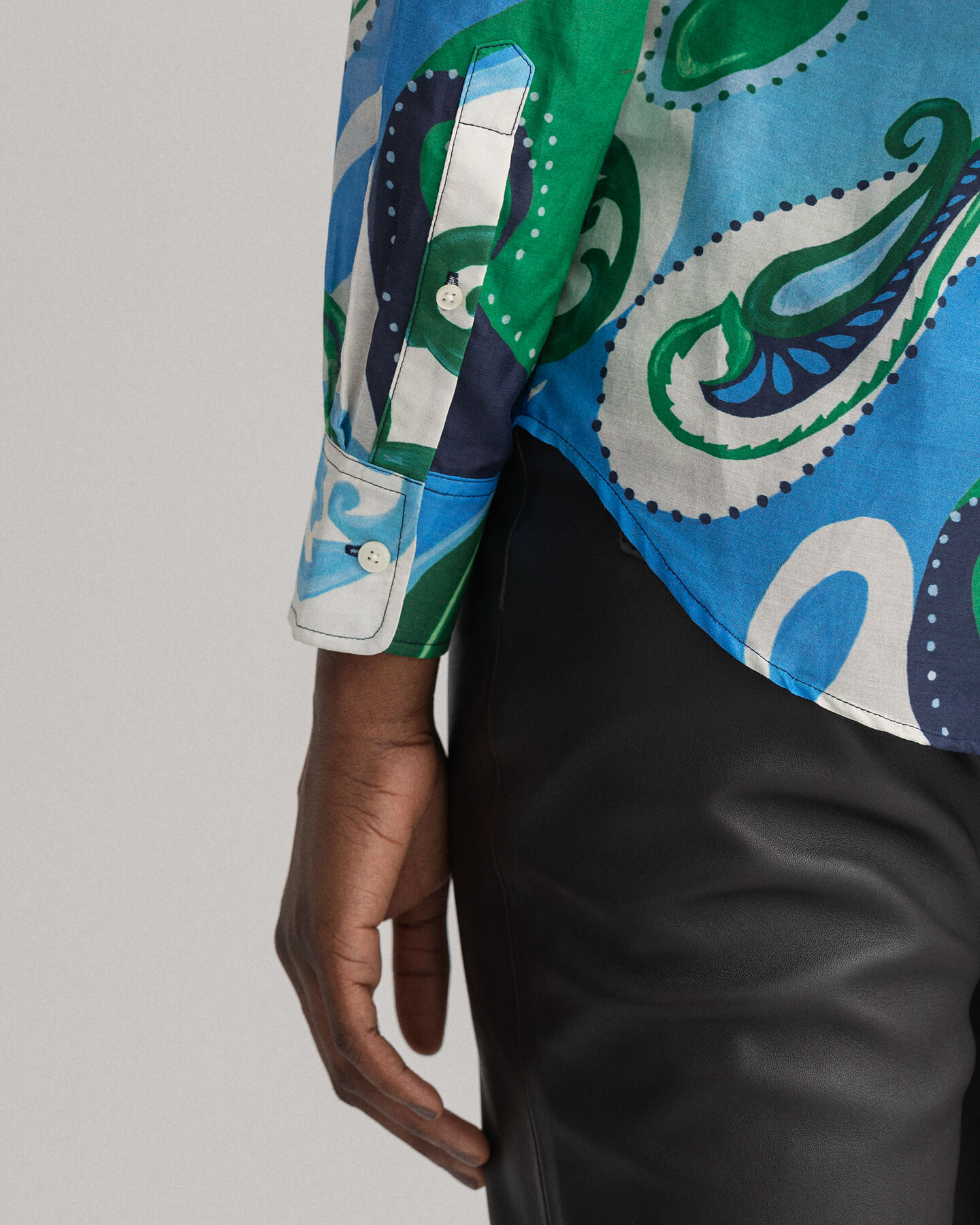 Regular fit paisleyskjorta i bomullssiden