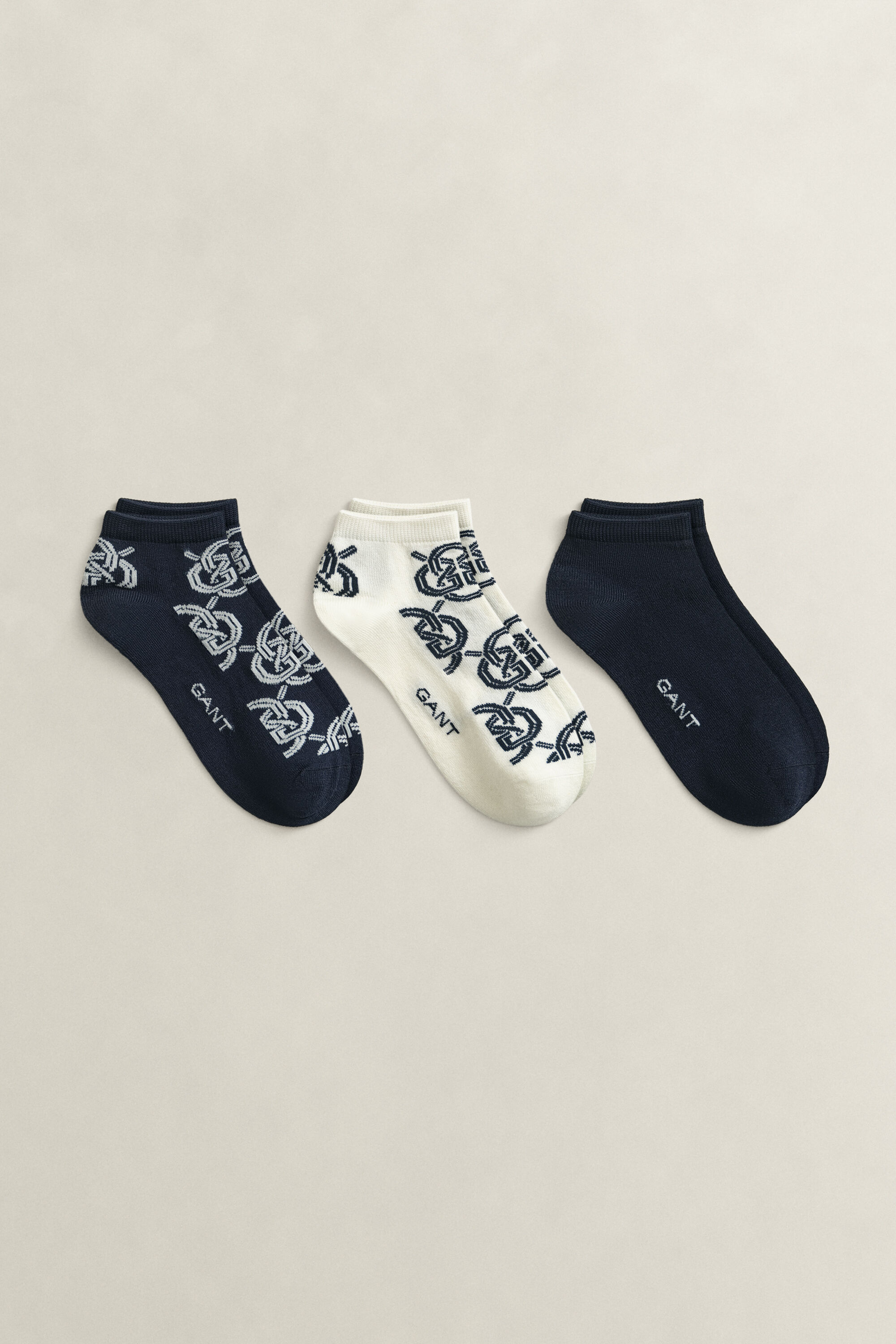 Trepack ankelstrumpor med monogram