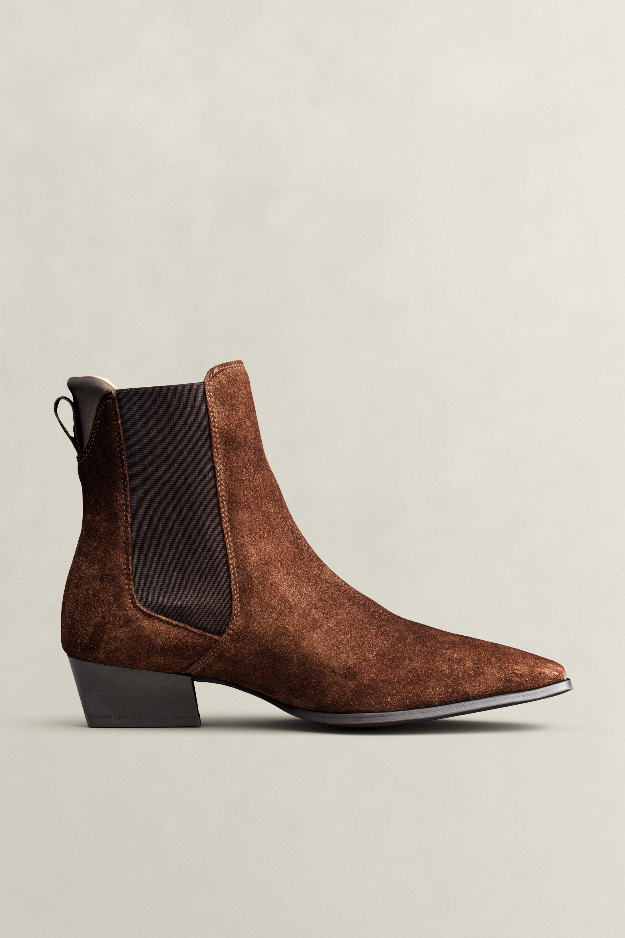 Bassotte chelseaboots i mocka