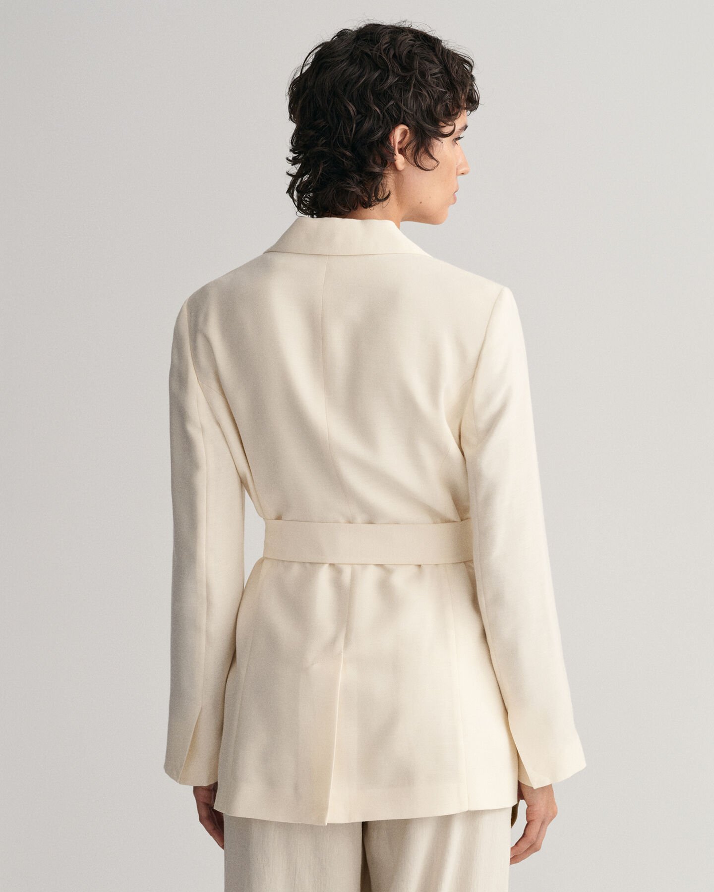 Regular fit Fluid kavaj med b&auml;lte