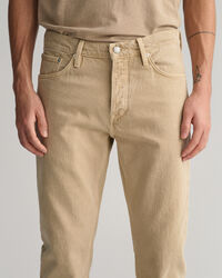 Arley regular fit f&auml;rgade jeans