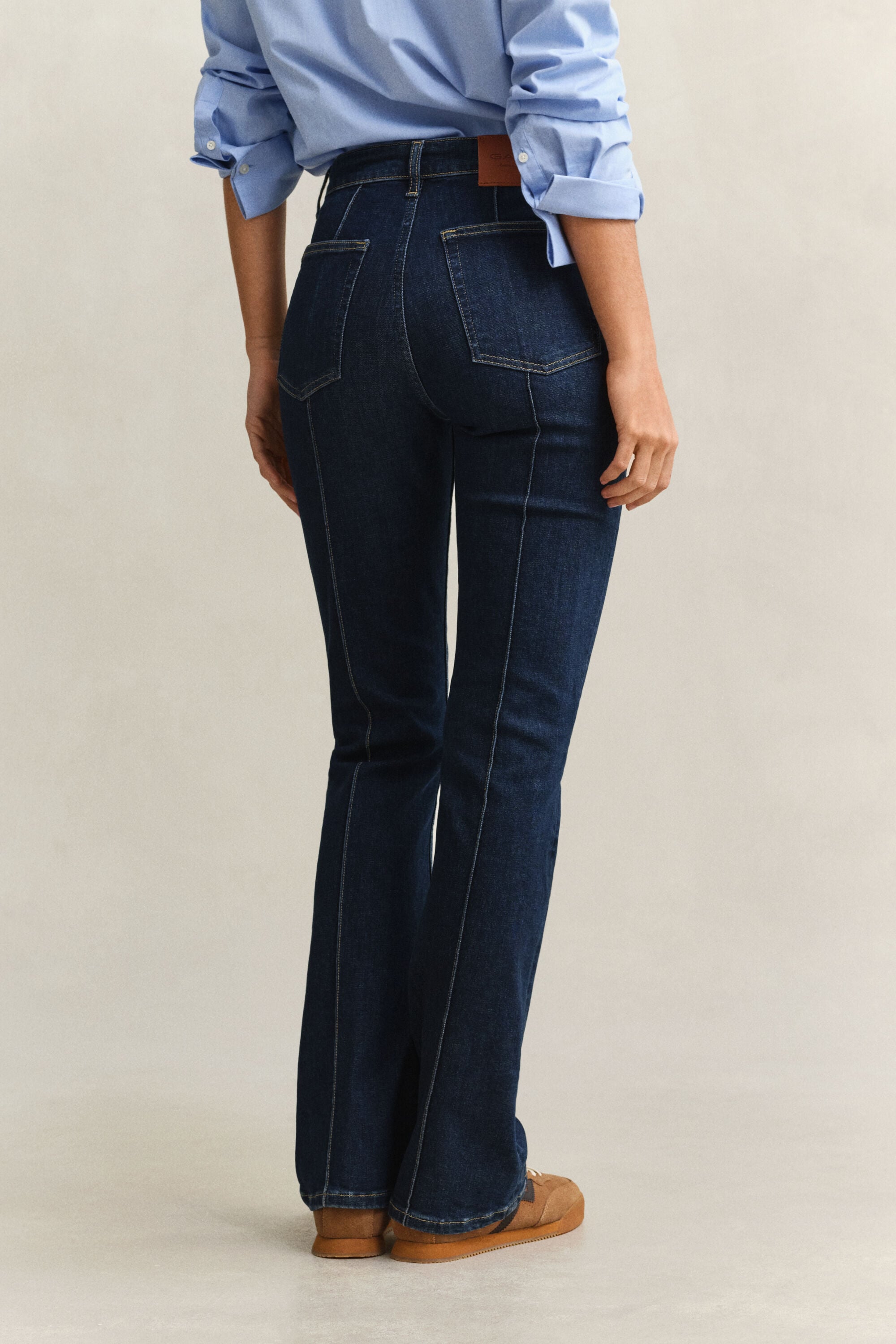 Slim utställda jeans med veck