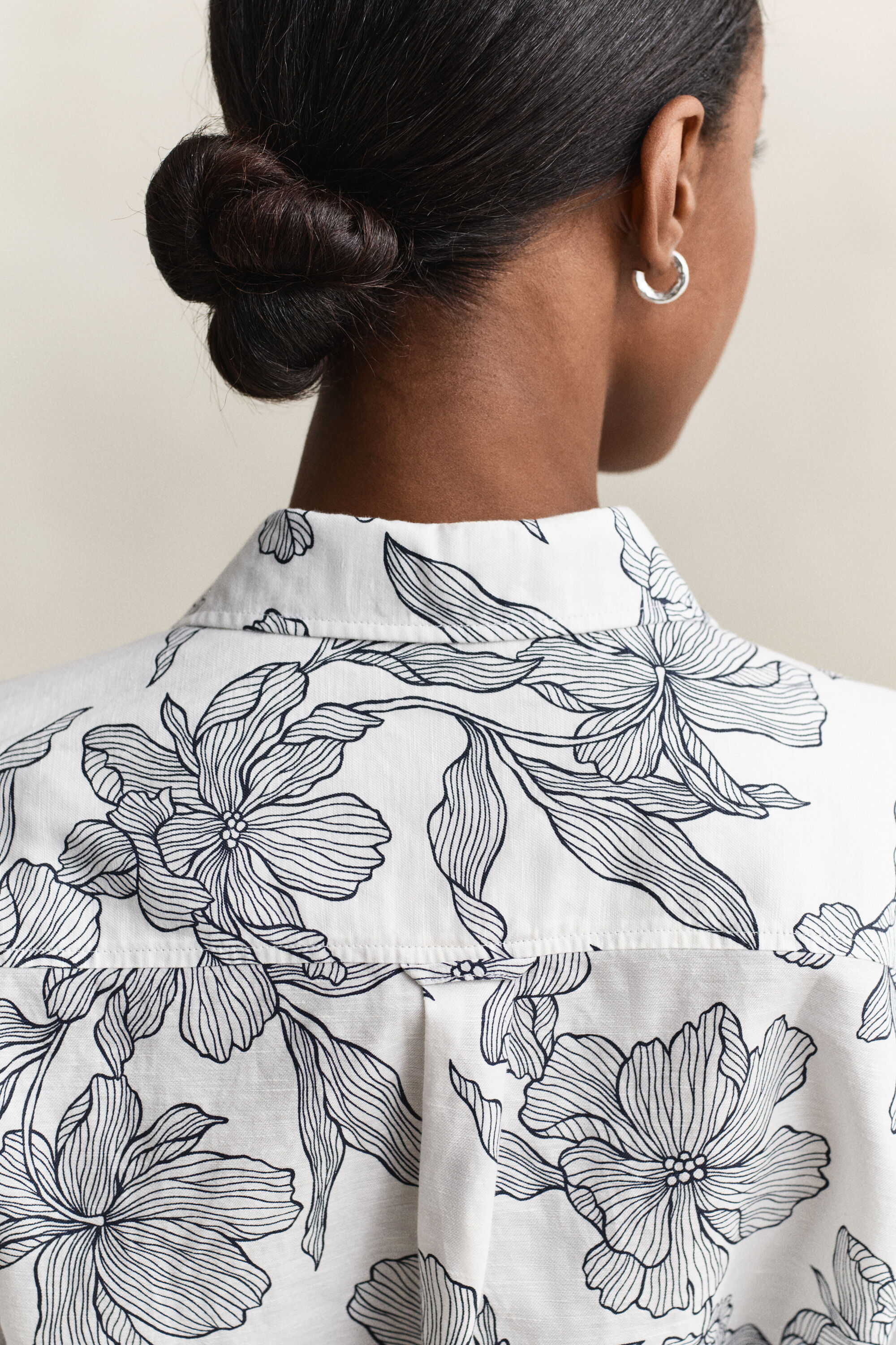 Blommig skjortklänning i linne