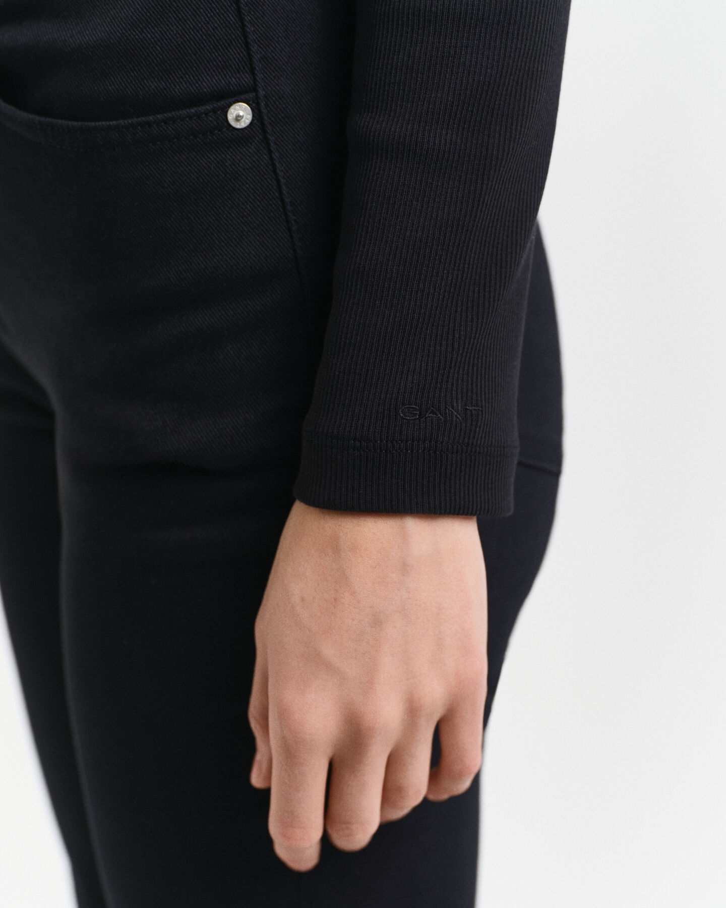 Ribbstickad l&aring;ng&auml;rmad polotr&ouml;ja