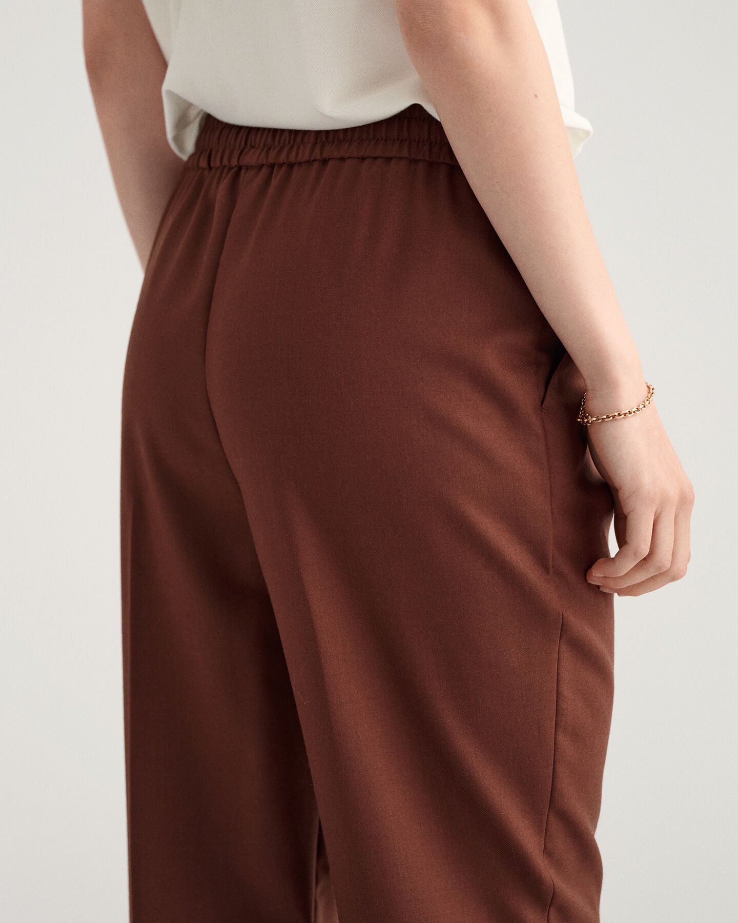 Avsmalnande dra på-byxor