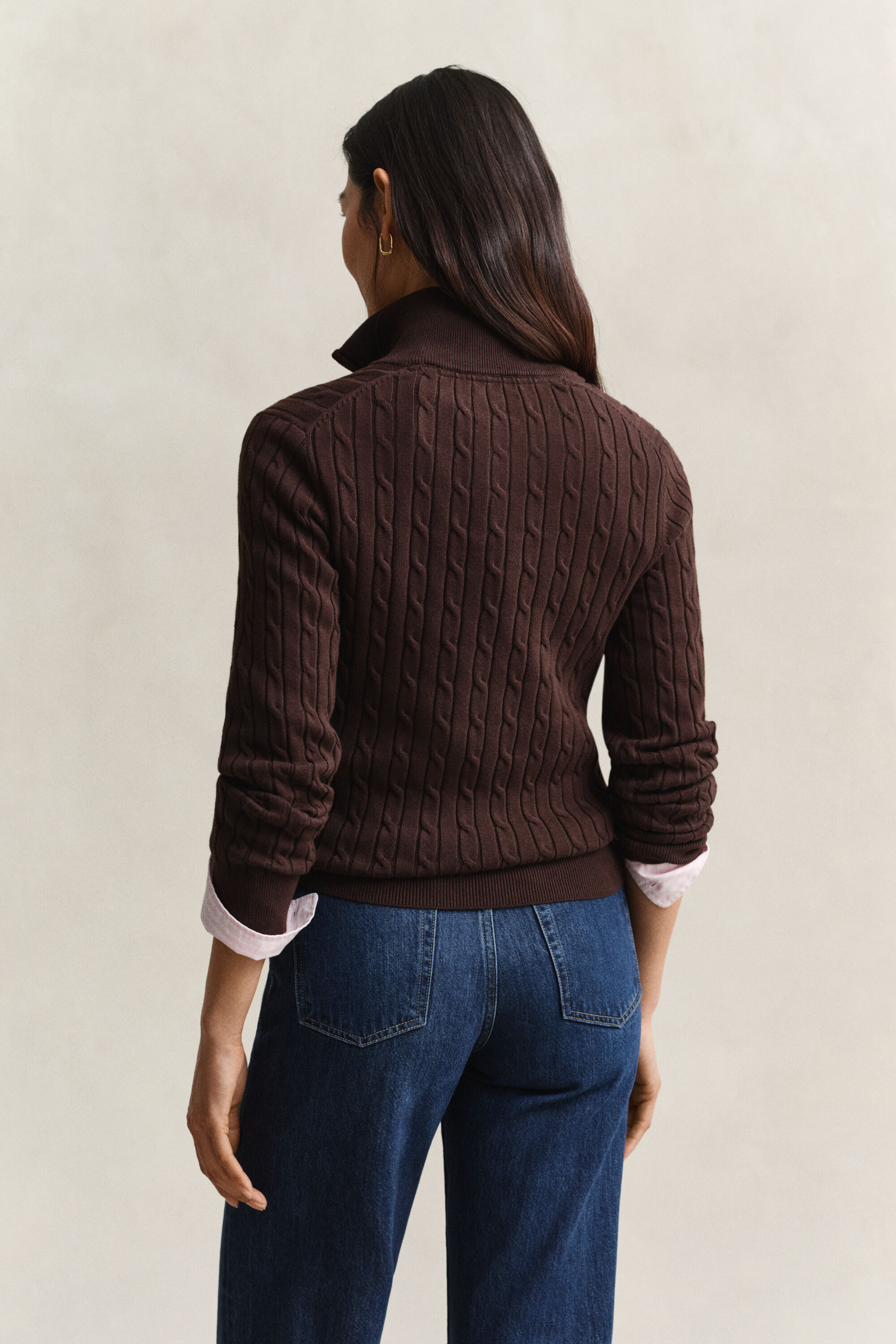 Kabelstickad tröja i bomullsstrech med half-zip