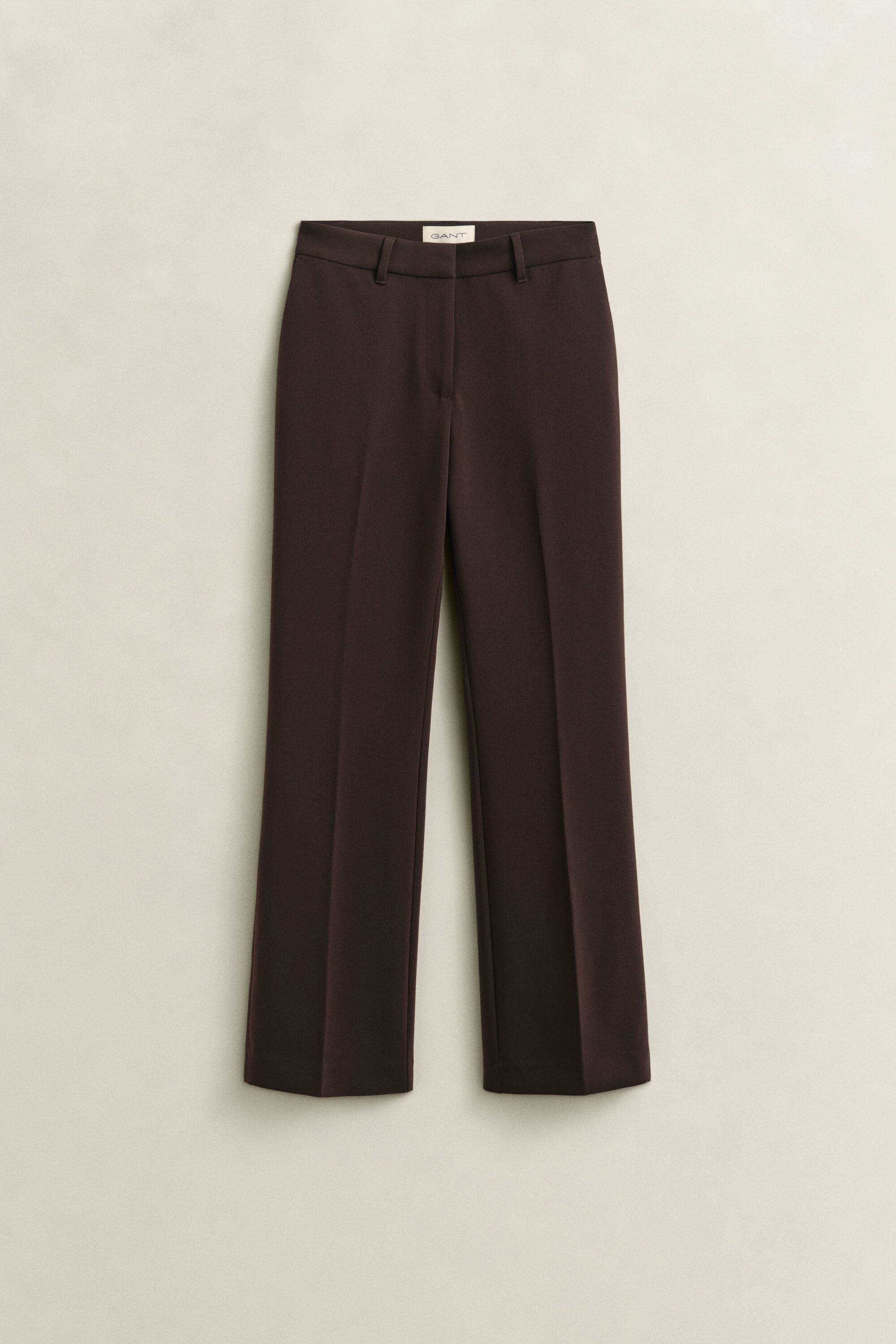 Slim fit slacks med utställda ben