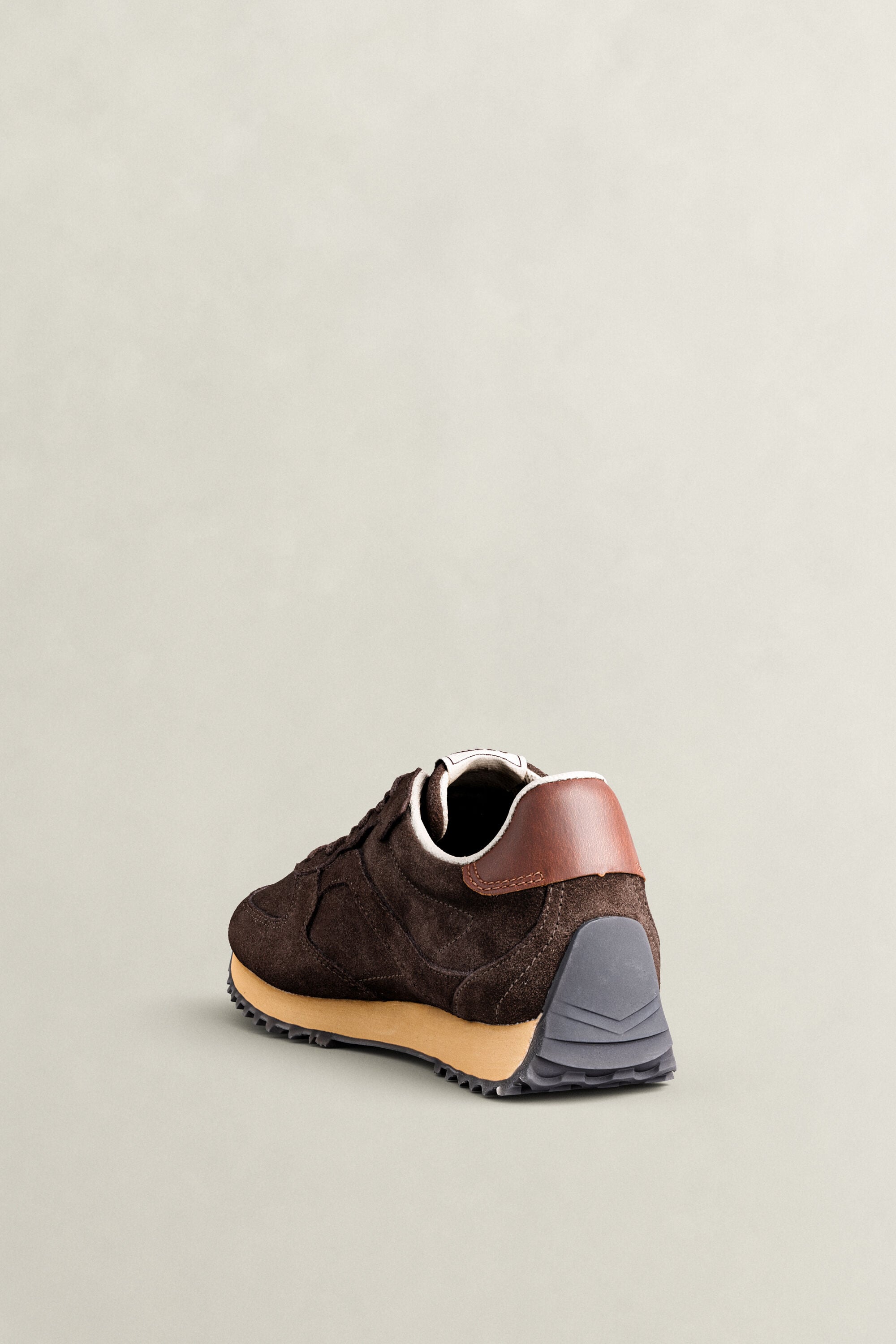 Beja sneakers i mocka
