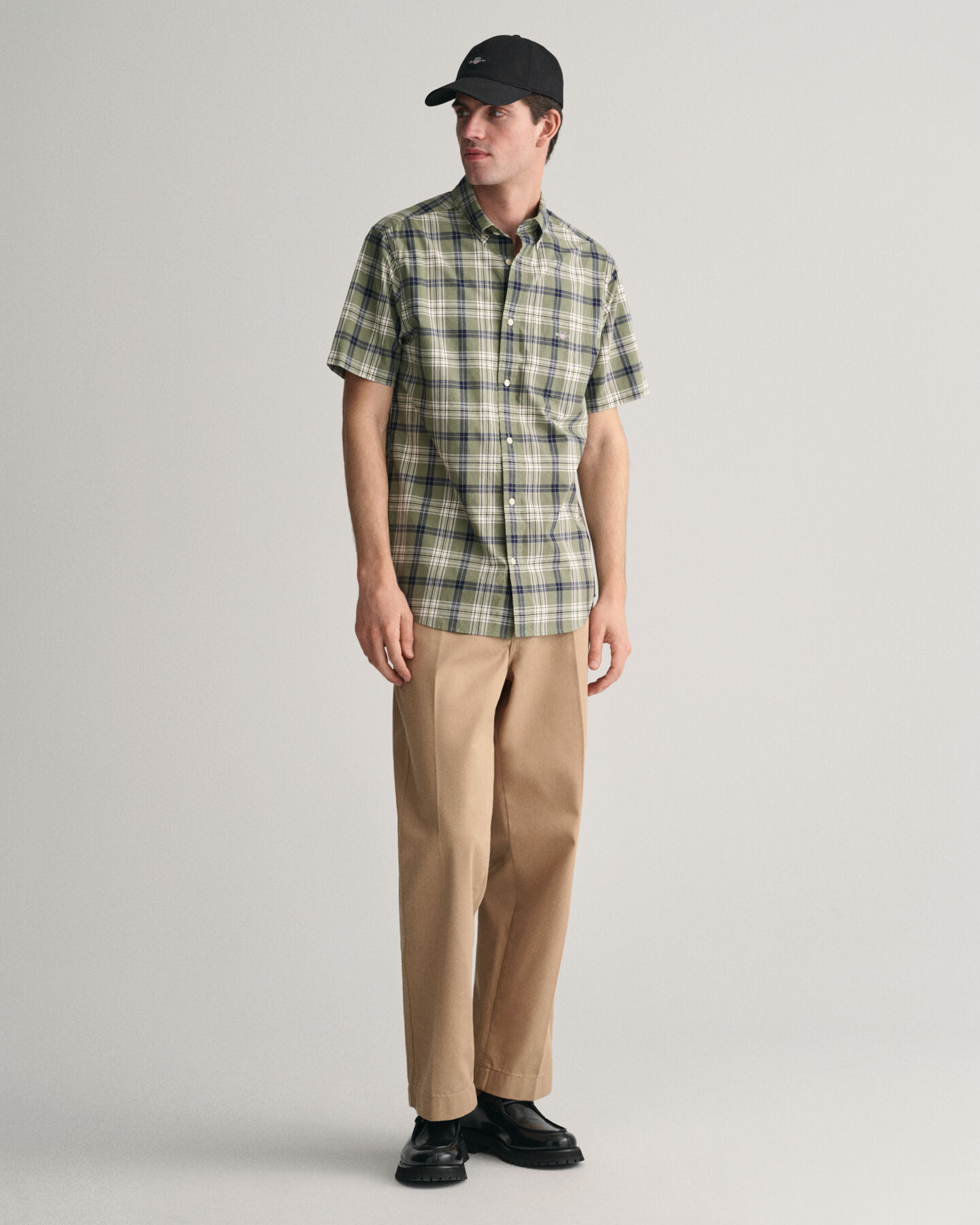 Regular fit rutig kort&auml;rmad poplinskjorta