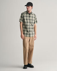 Regular fit rutig kort&auml;rmad poplinskjorta