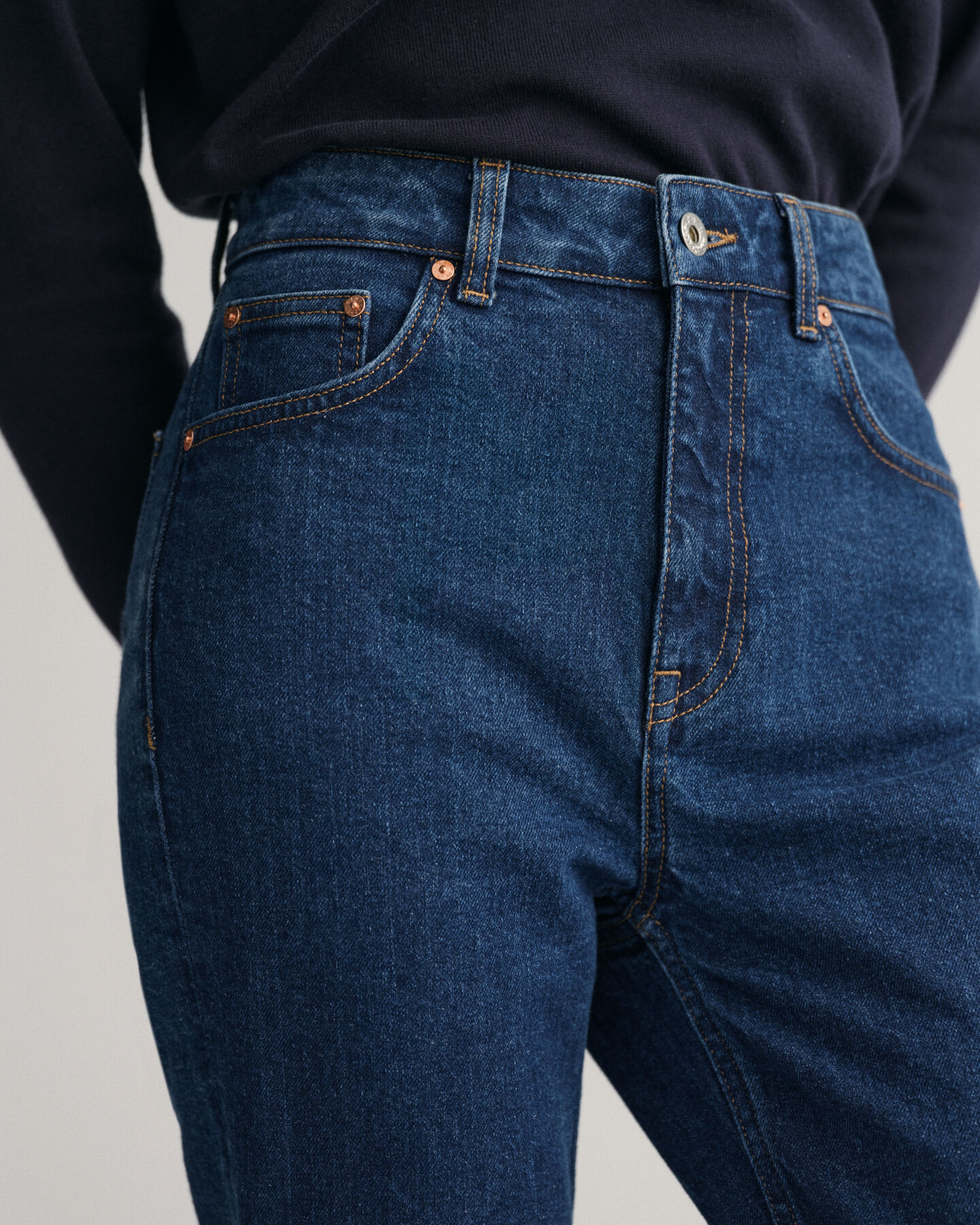 Cropped utställda jeans