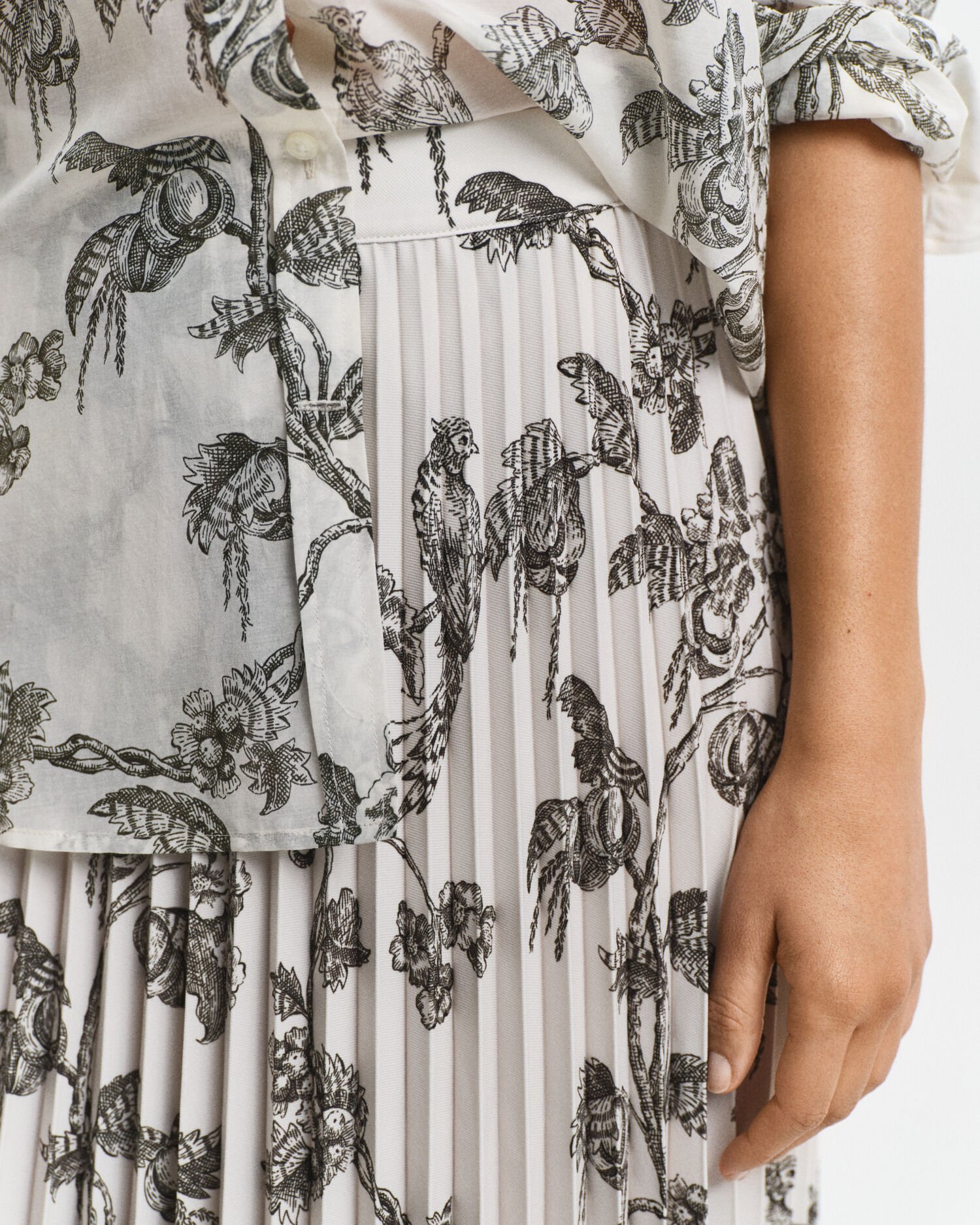 Veckad trädmönstrad kjol