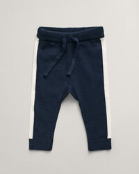 Baby stickat set med stjärn- och G-mönster