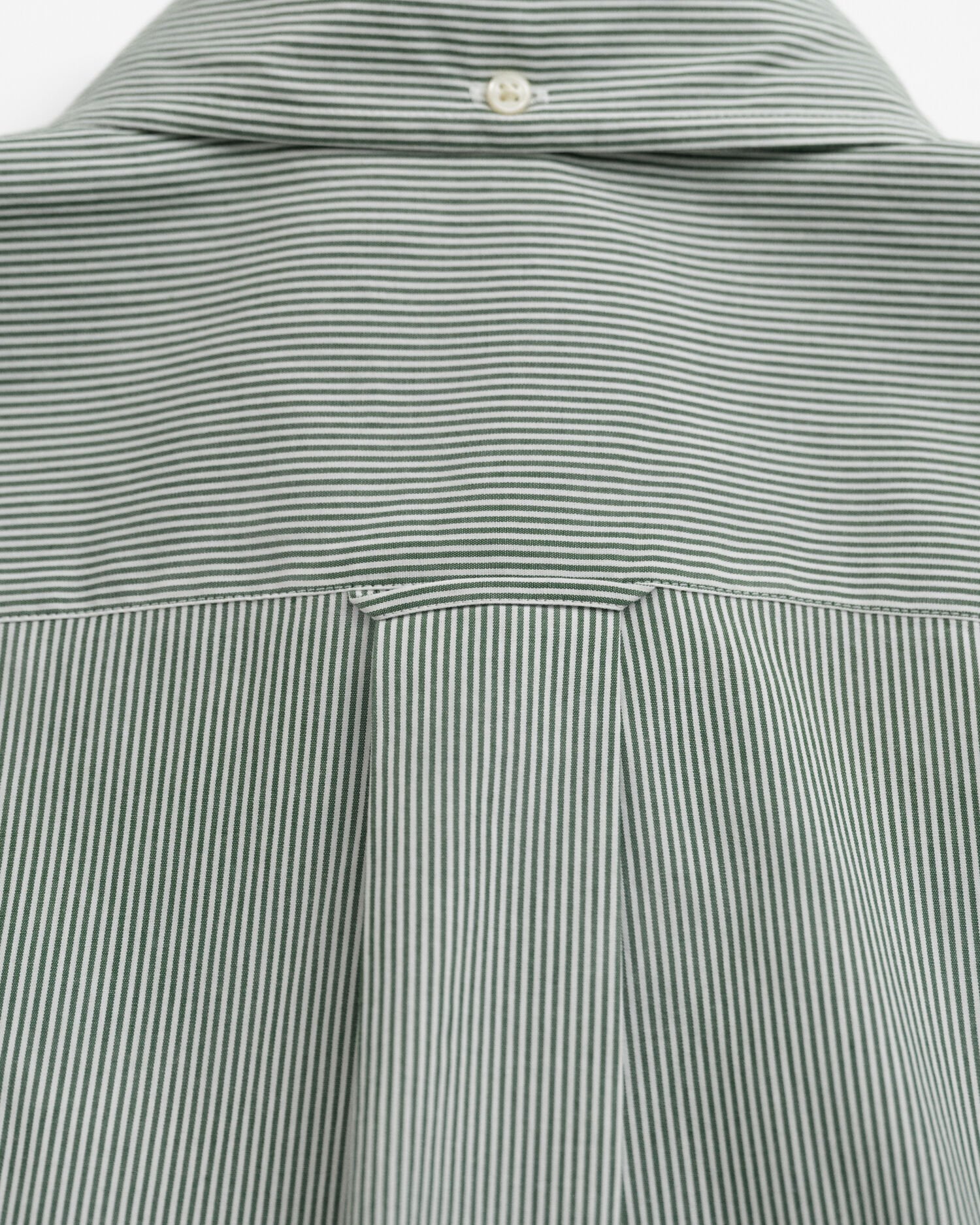Klassisk poplinskjorta med mellanbreda ränder