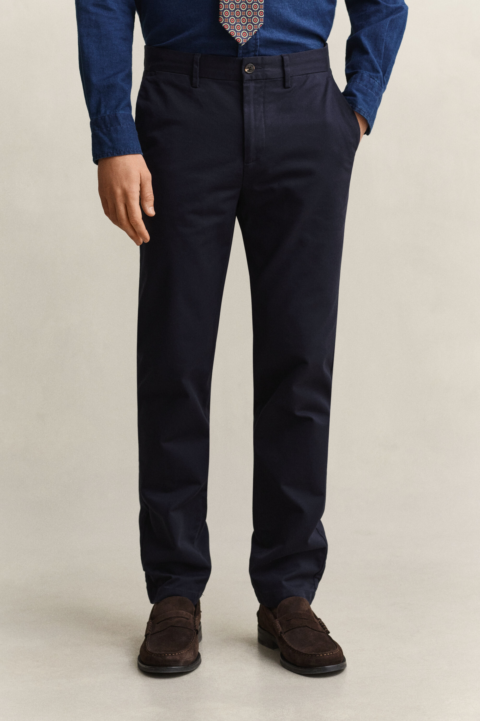 Eleganta chinos med slim fit