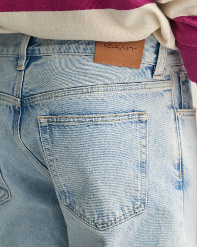 Loose Fit ljustvättade jeans