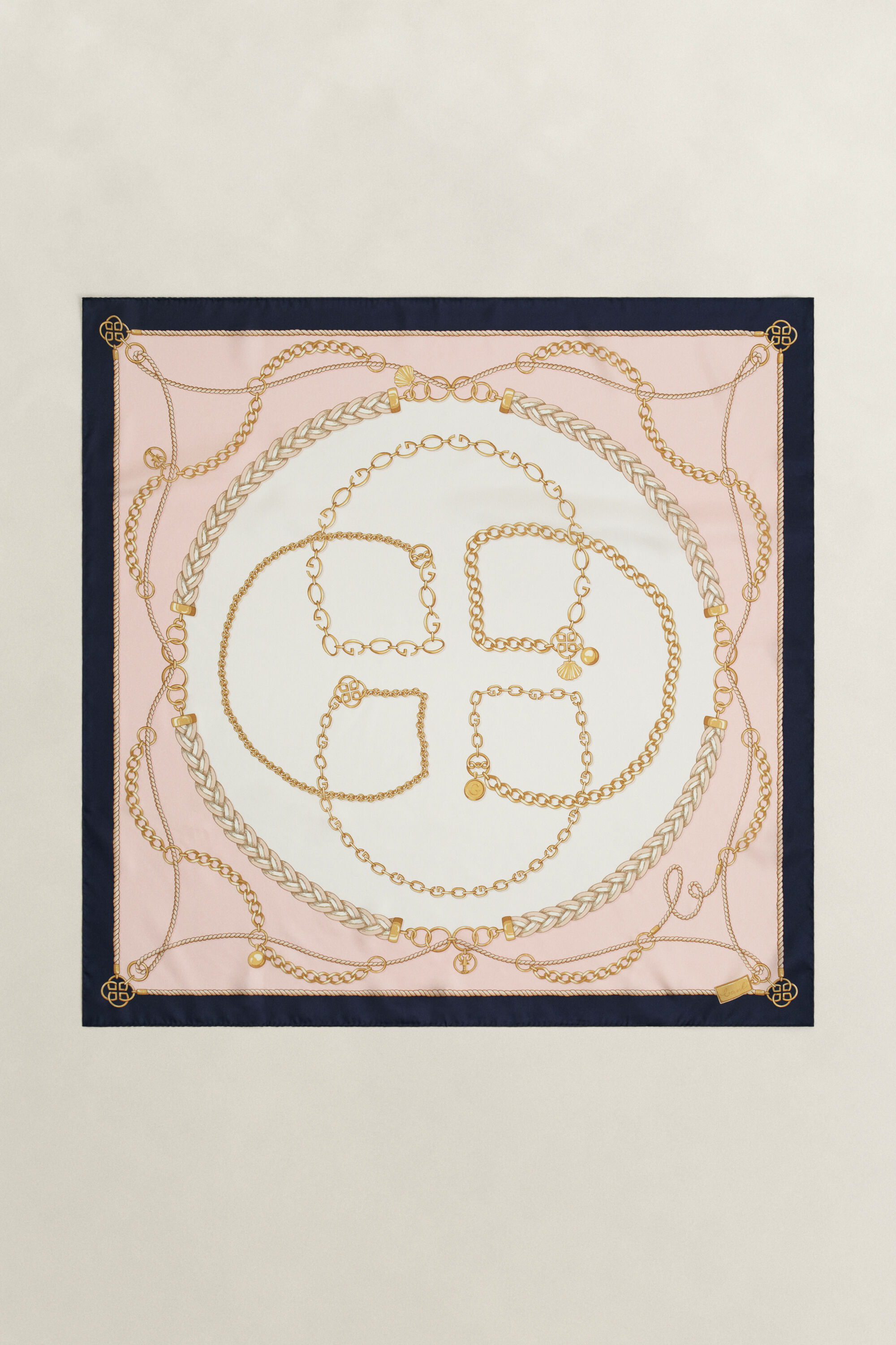 Kedjemönstrad sidensjal