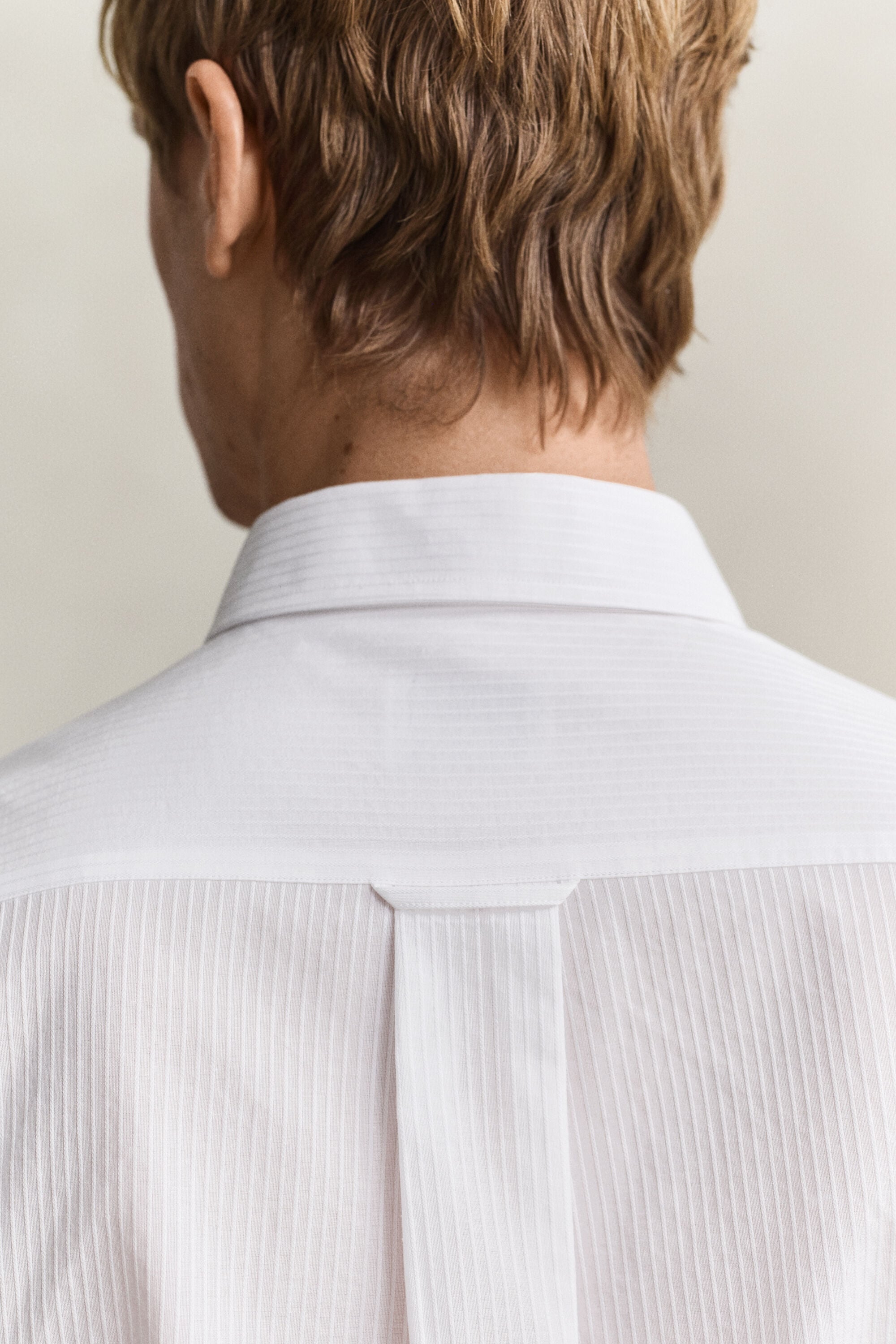 Regular fit dobbyvävd randig skjorta