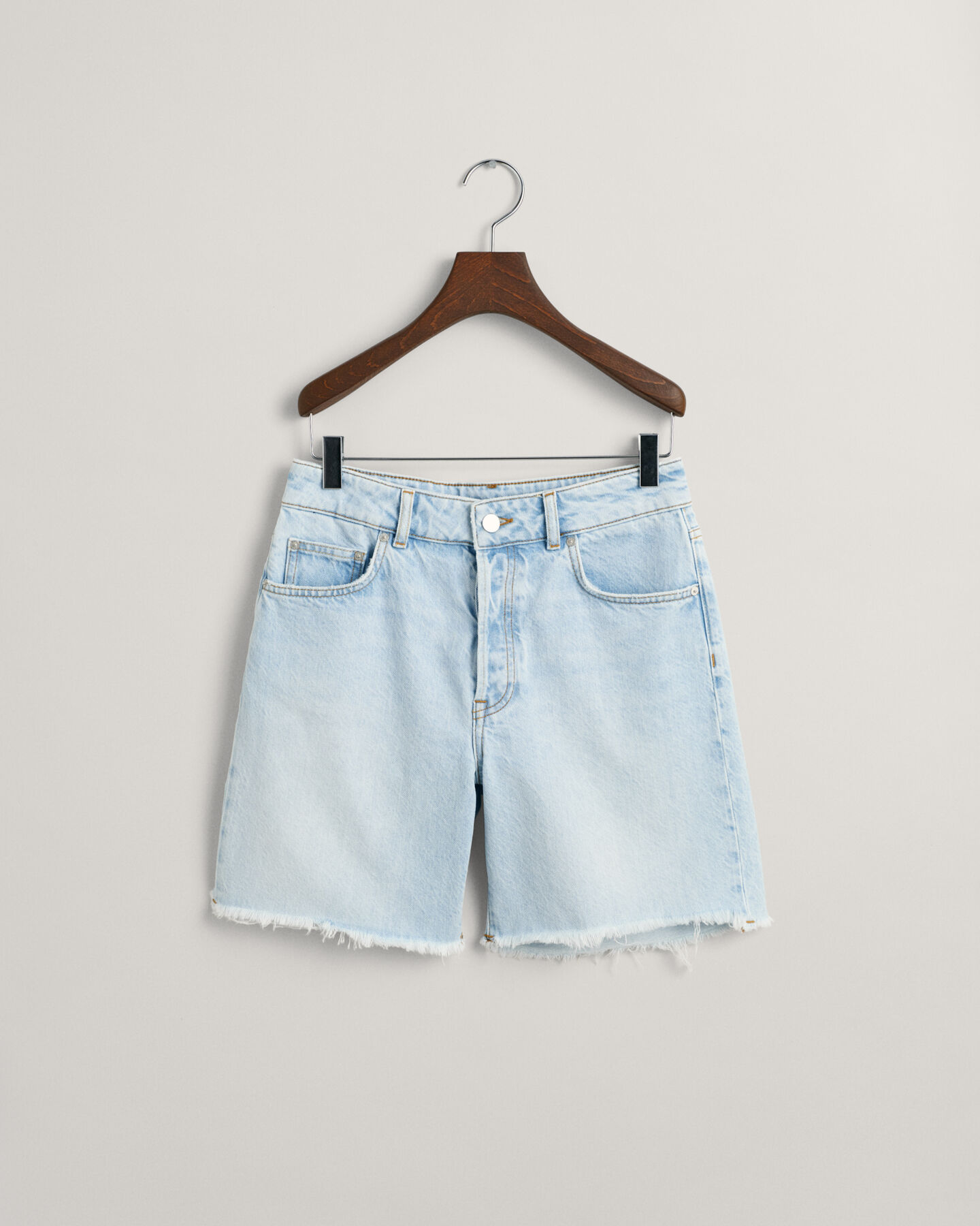 Regular fit halvl&aring;nga denimshorts