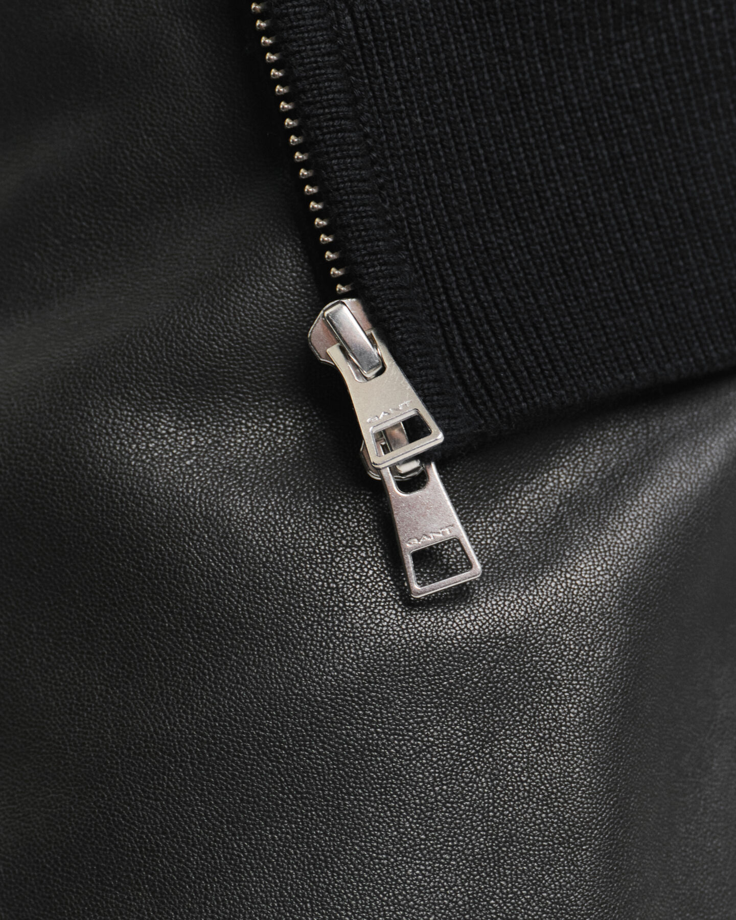 Bomullscardigan med struktur och dragkedja