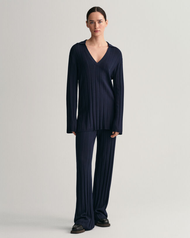 Ribbstickad tröja med öppen krage