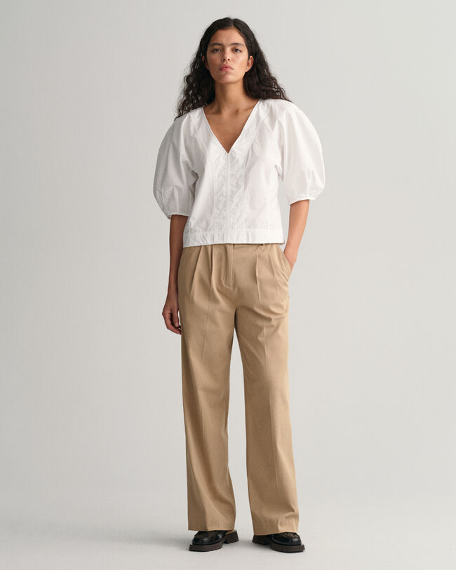 V-ringad topp med ballongärm