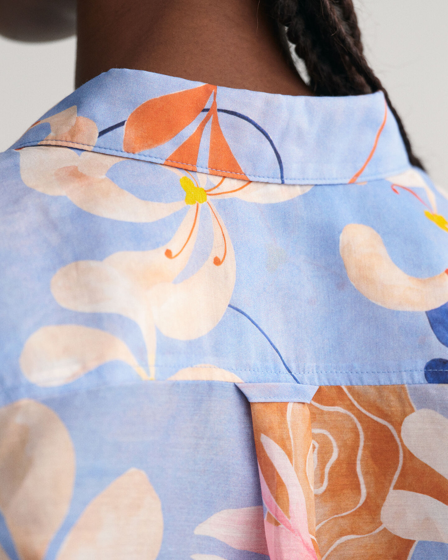 Regular fit blommig blus i bomull och silke