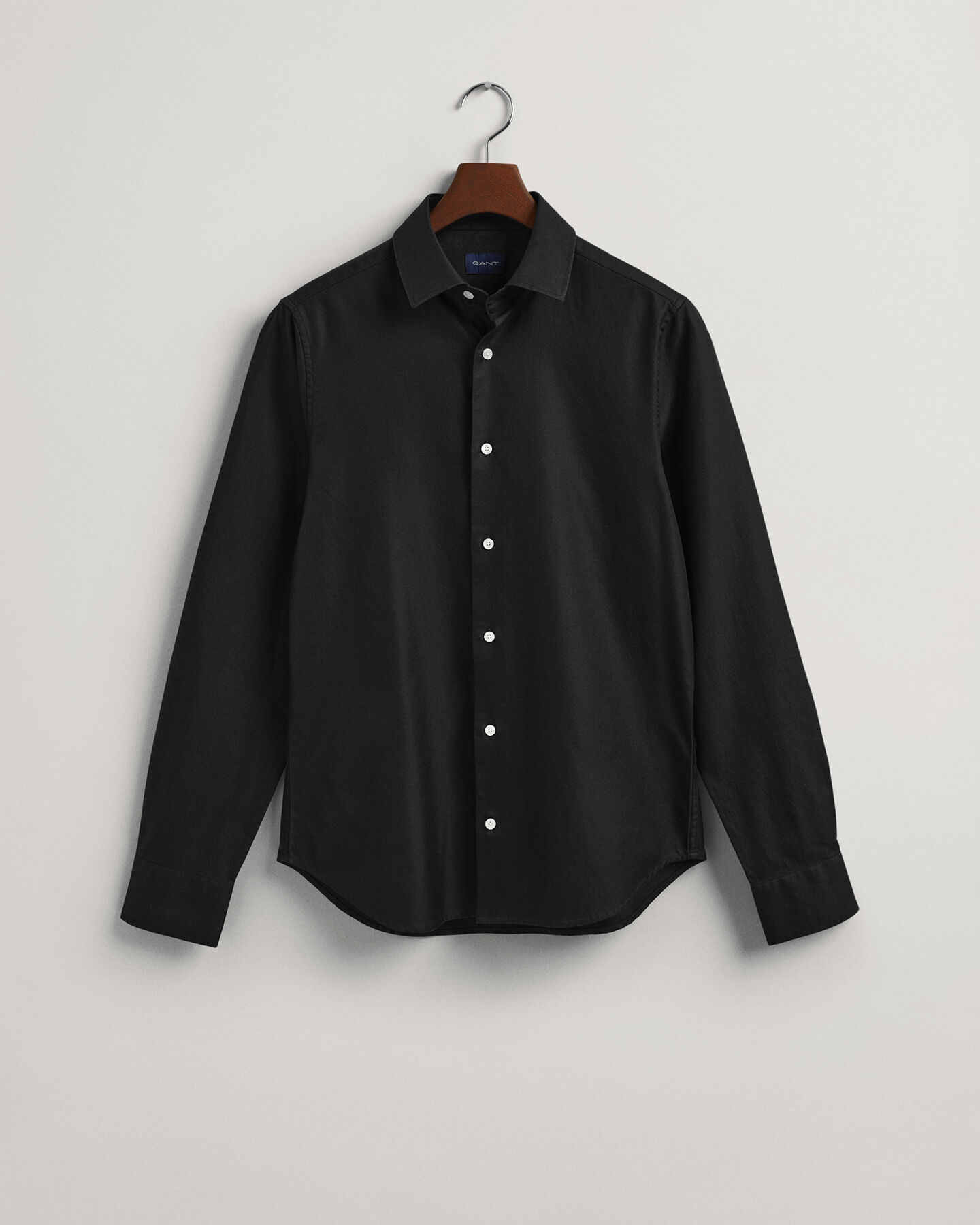 Slim fit enf&auml;rgad twillskjorta