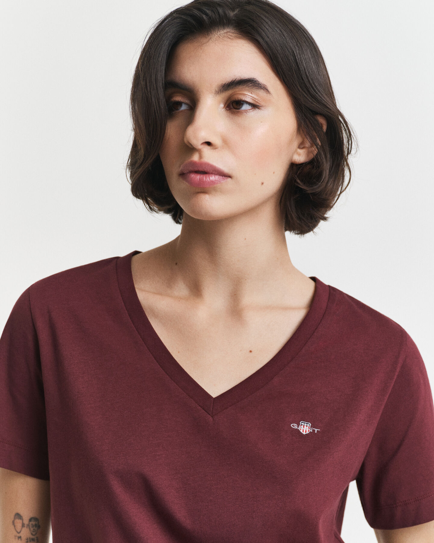 Shield V-ringad T-shirt