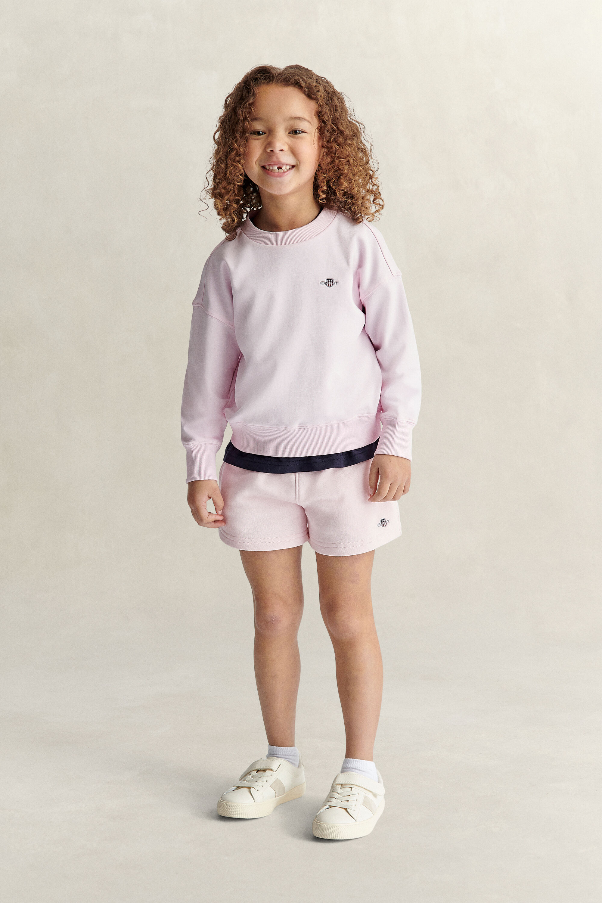 Girls sweatshorts med sköldemblem