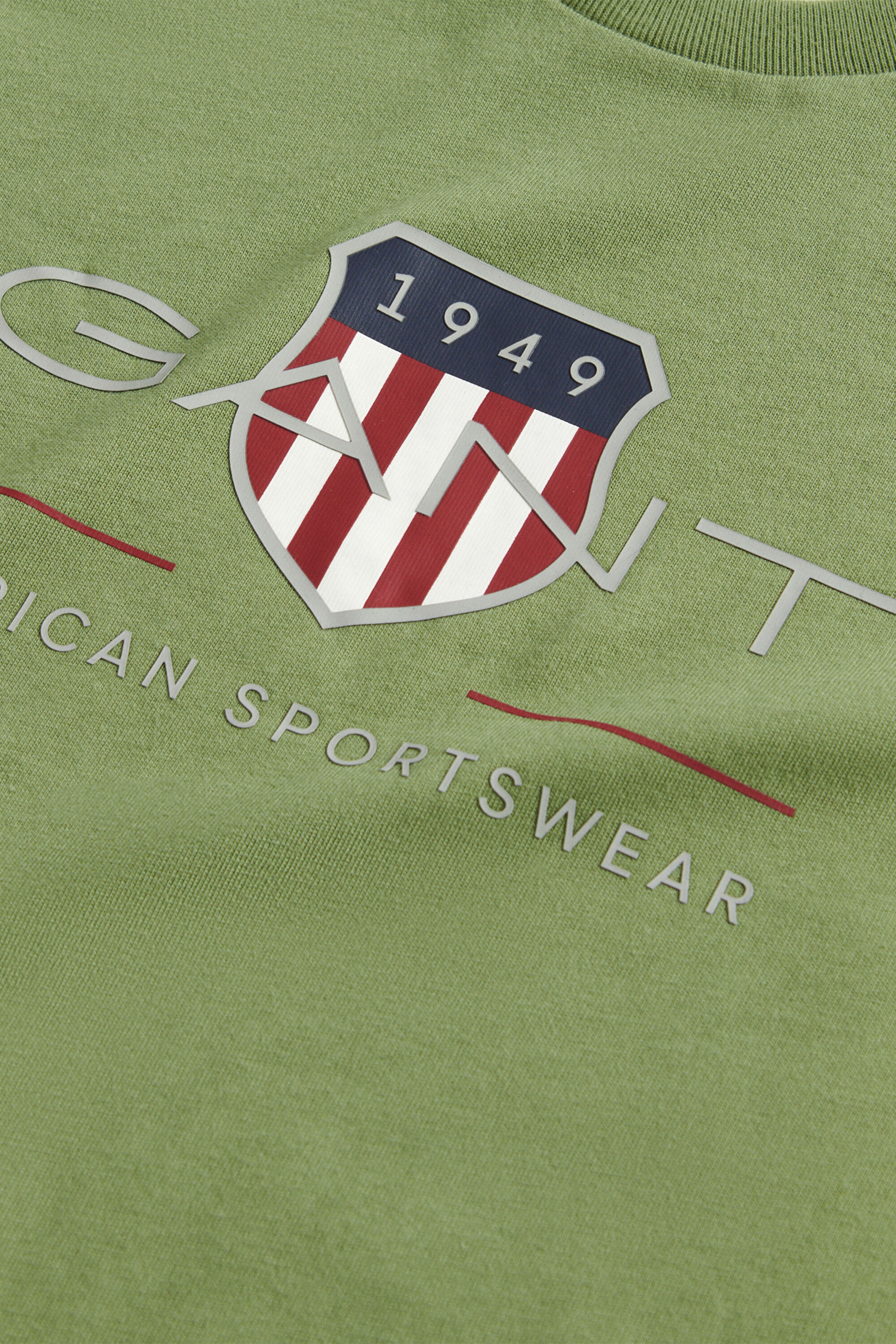 Boys set med hoodie med dragkedja, T-shirt och sweatpants med sköldemblem