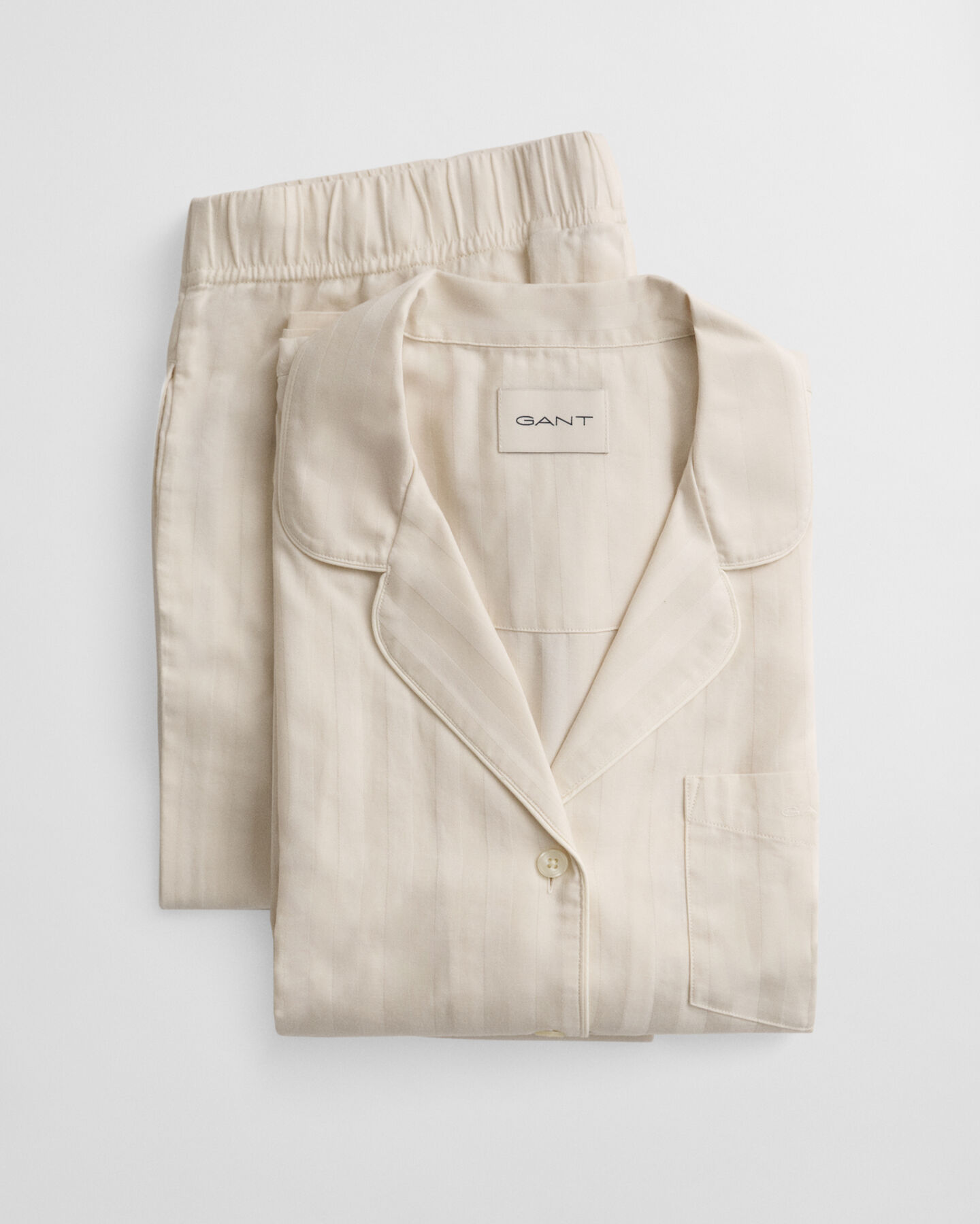 Randig satinpyjamas i presentförpackning